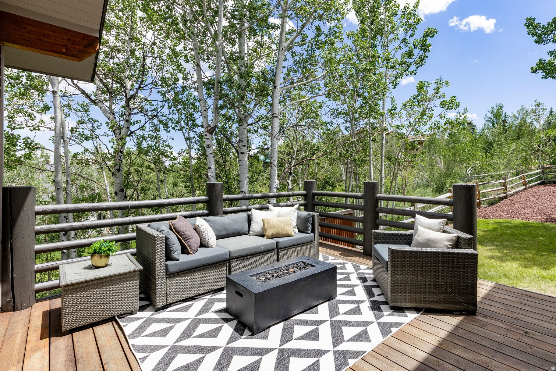 ASPEN SPRINGS RANCH - Residential