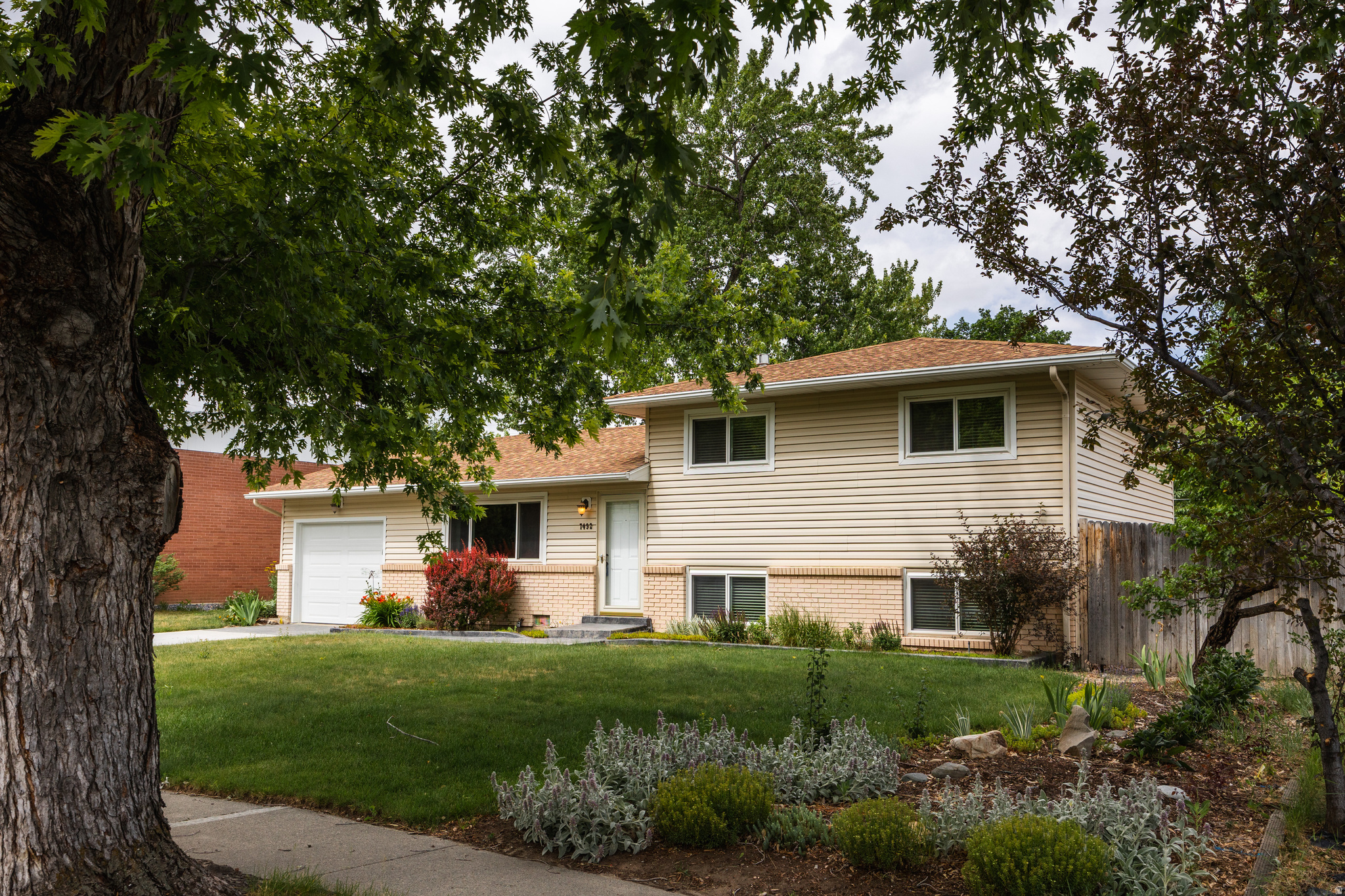 CHERRY HILLS - Residential