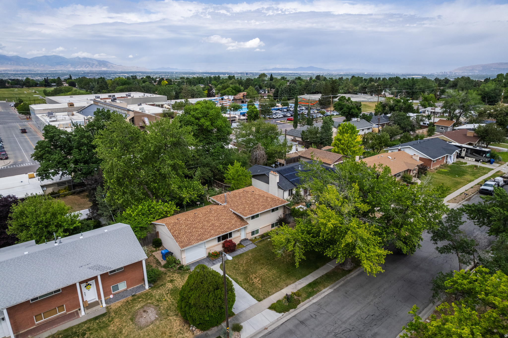 CHERRY HILLS - Residential