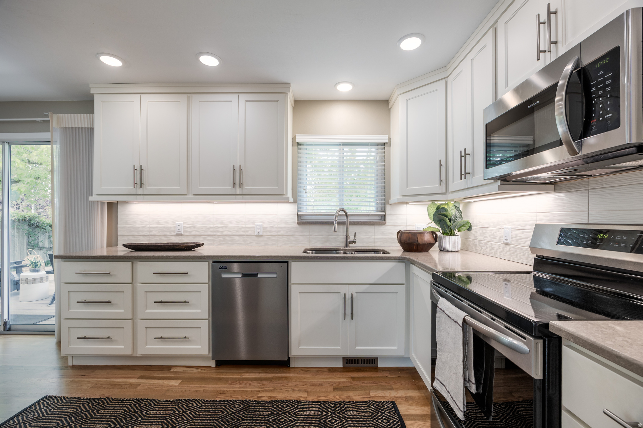 CHERRY HILLS - Residential