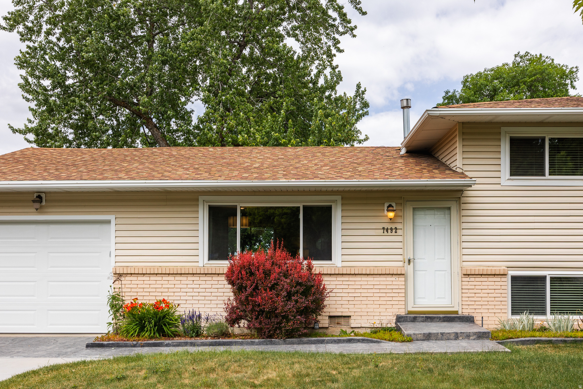 CHERRY HILLS - Residential