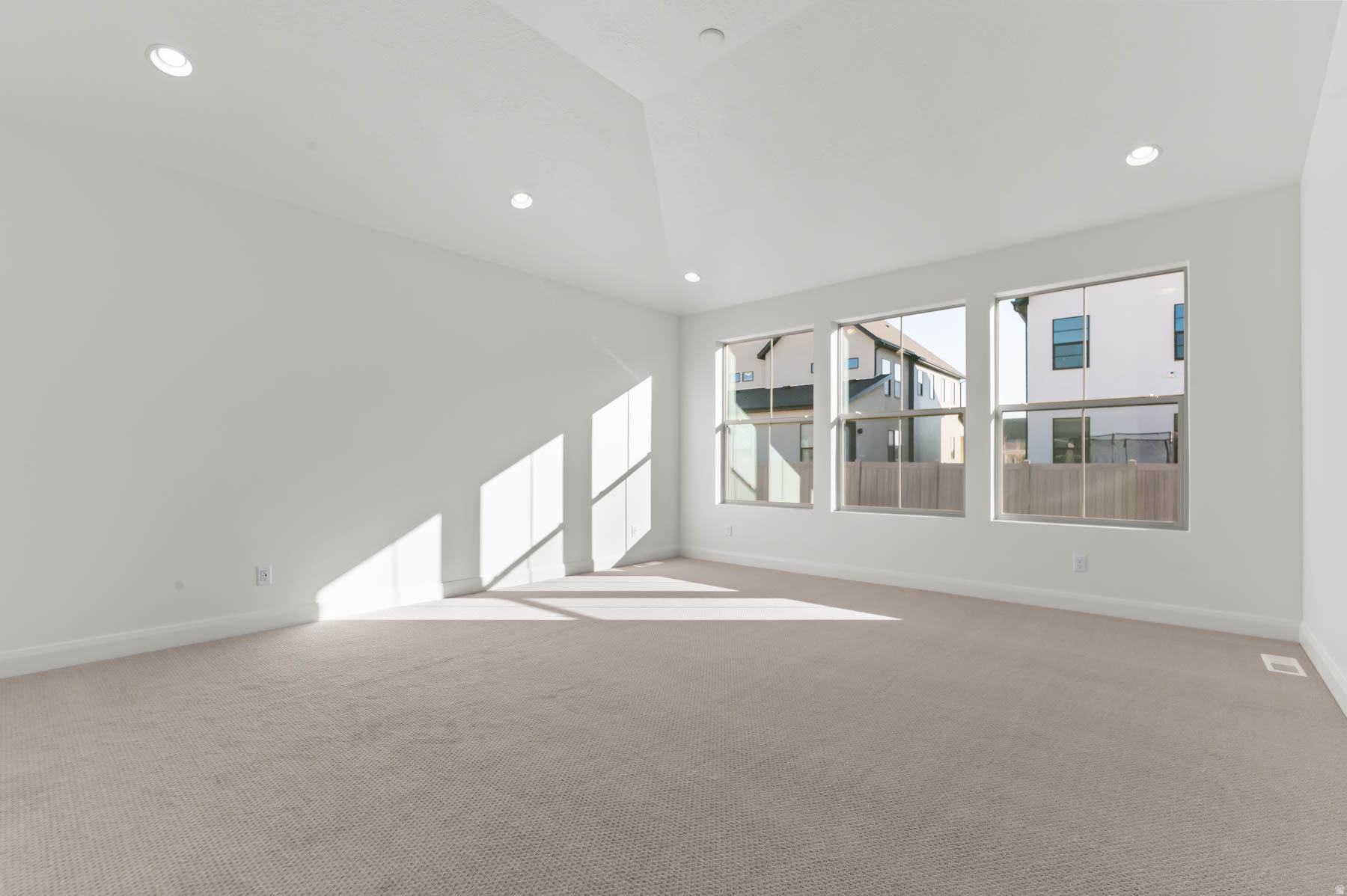 RIDGEVIEW EST 465 - Residential