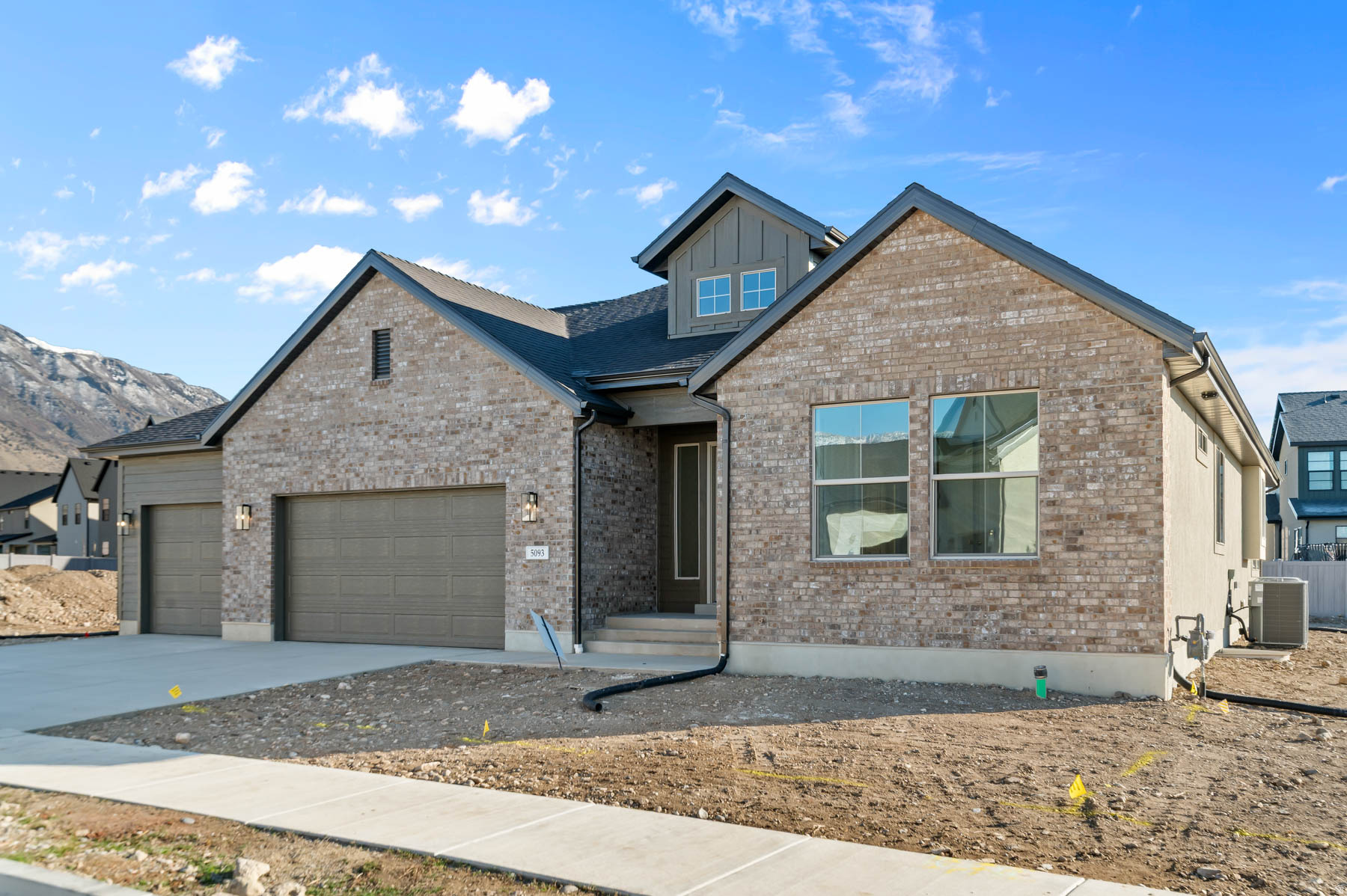 RIDGEVIEW EST 465 - Residential