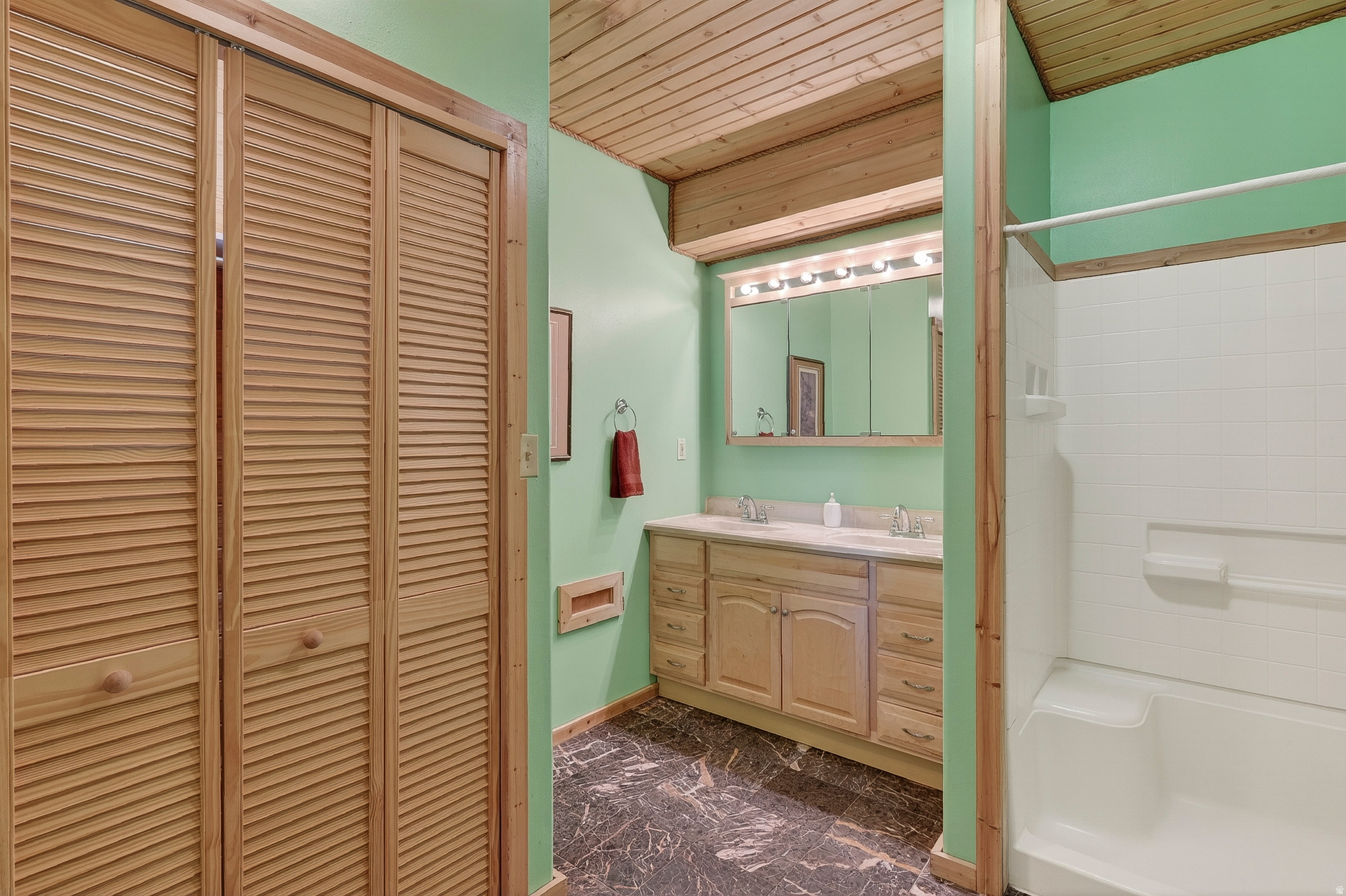 WOODBRIDGE SUBD - Residential