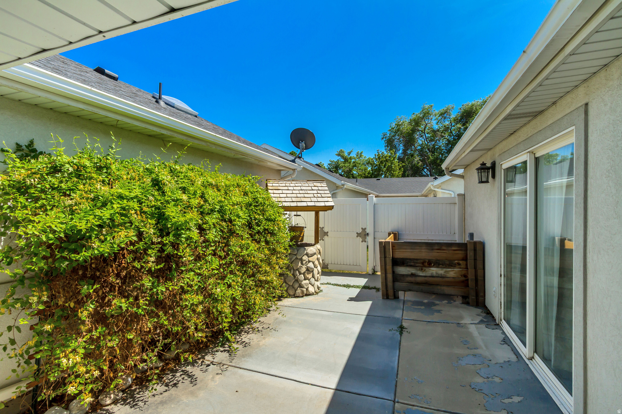 COURTYARD LEISURE HOMES - Residential