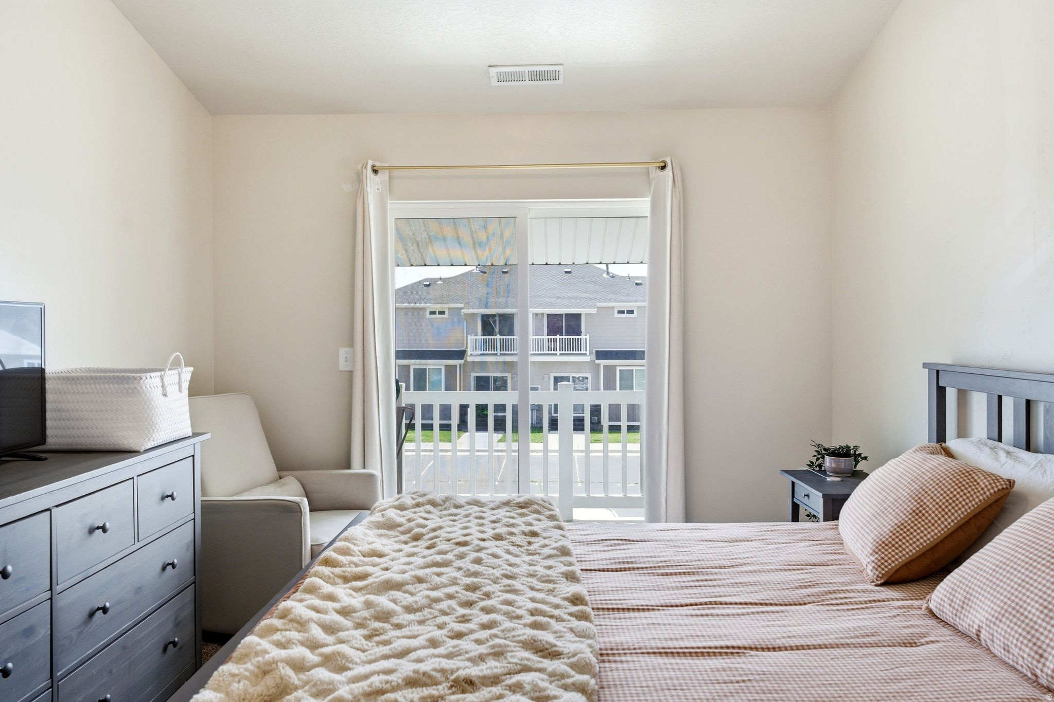 EAGLE POINT - Residential
