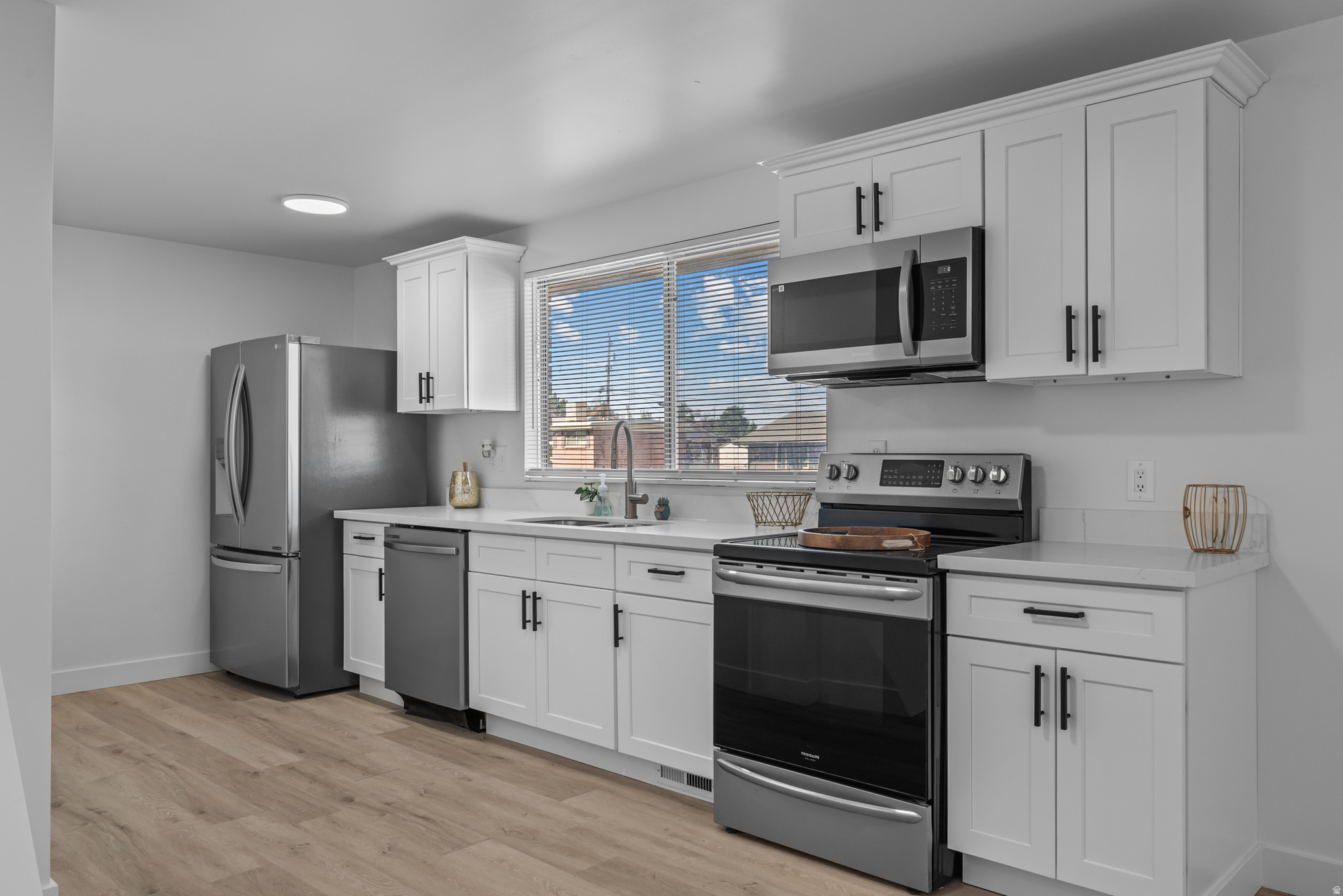 MOUNTAIN VIEW - Residential