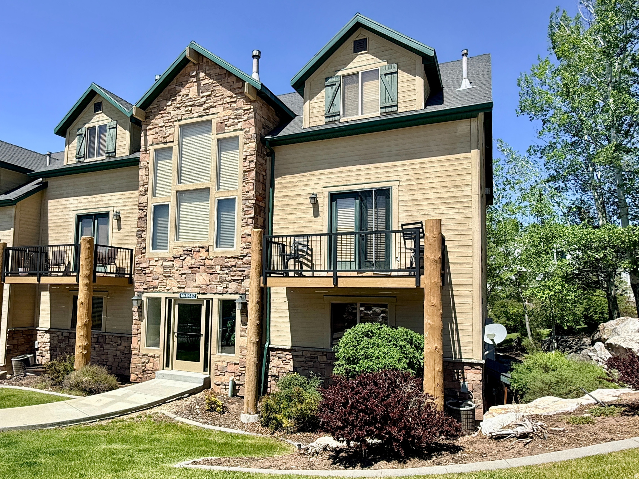 MOOSE HOLLOW - Residential