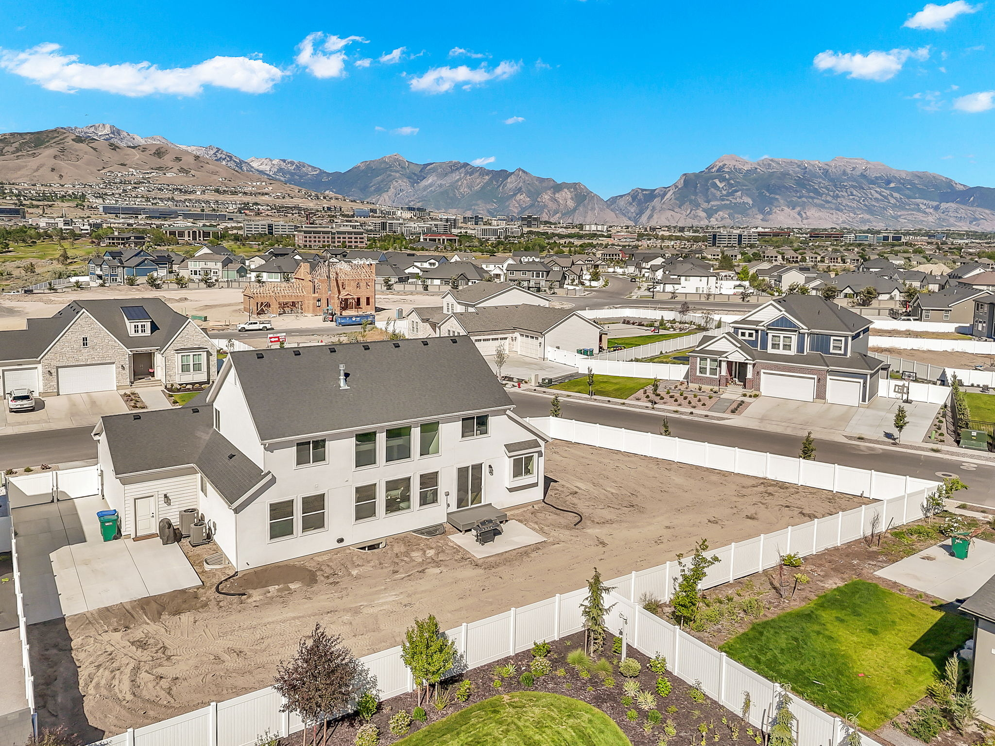 HOLBROOK PLACE ESTATES - Residential