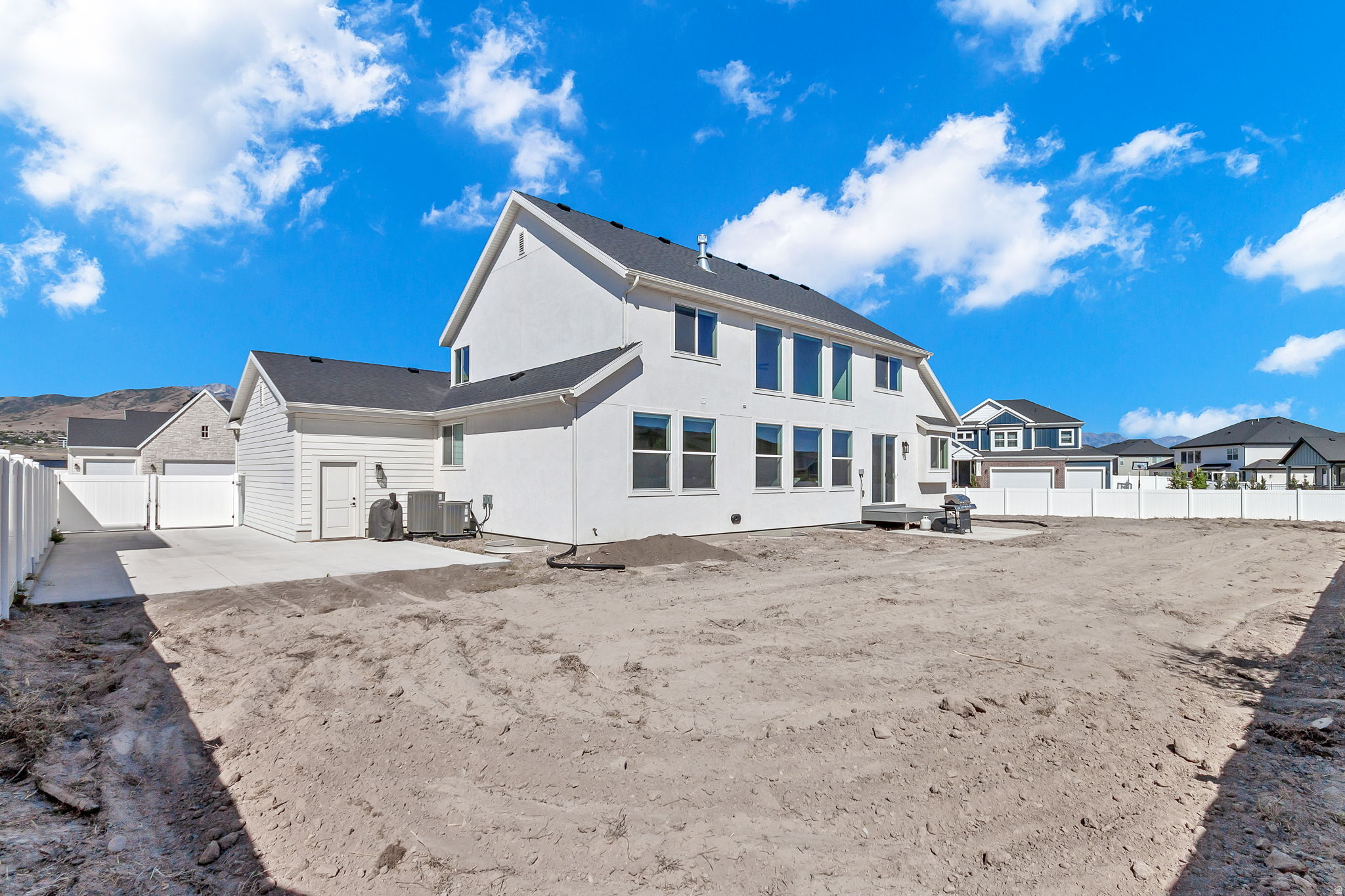 HOLBROOK PLACE ESTATES - Residential