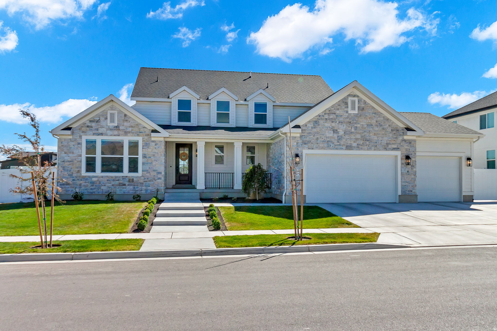 HOLBROOK PLACE ESTATES - Residential