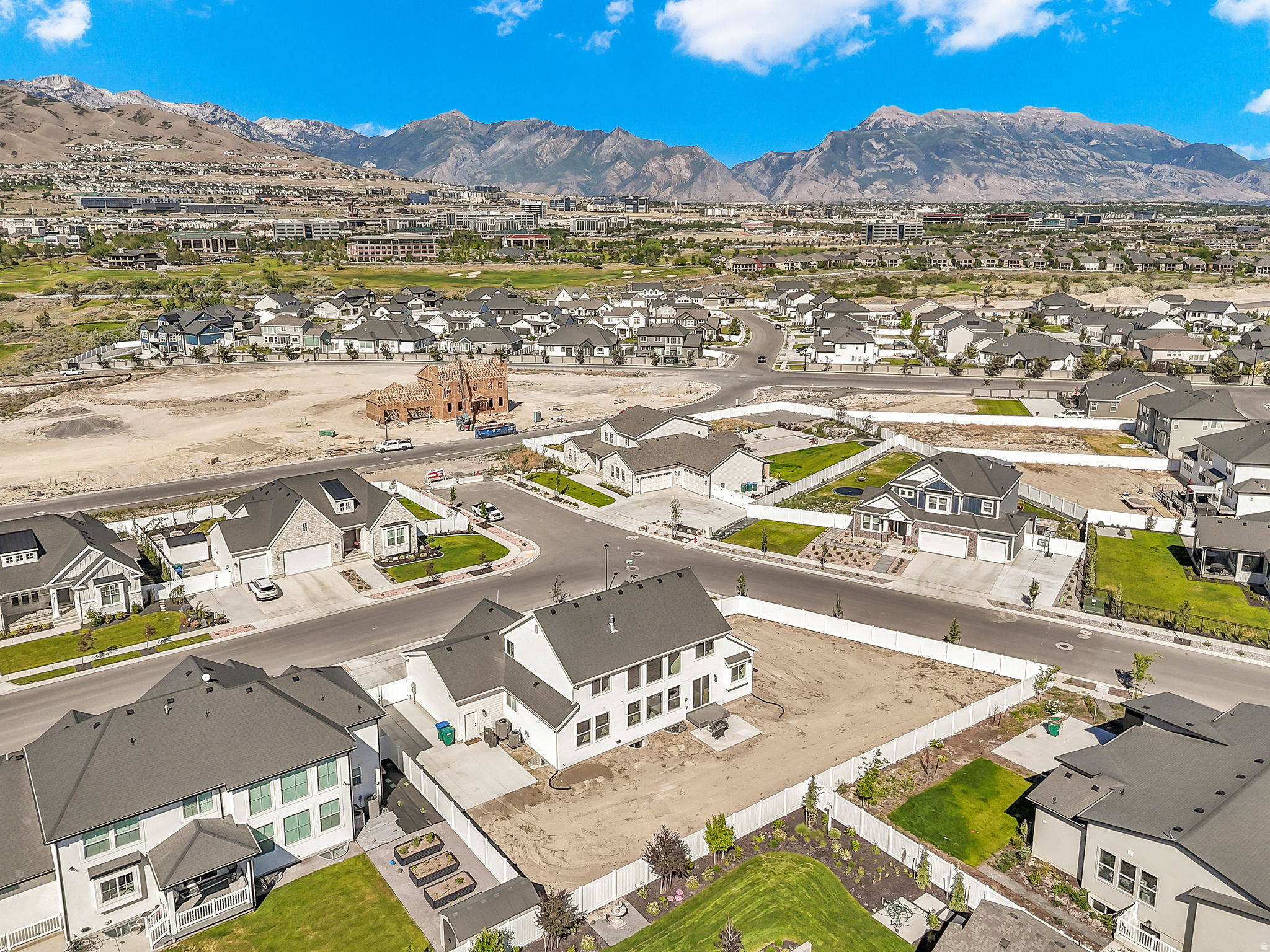 HOLBROOK PLACE ESTATES - Residential