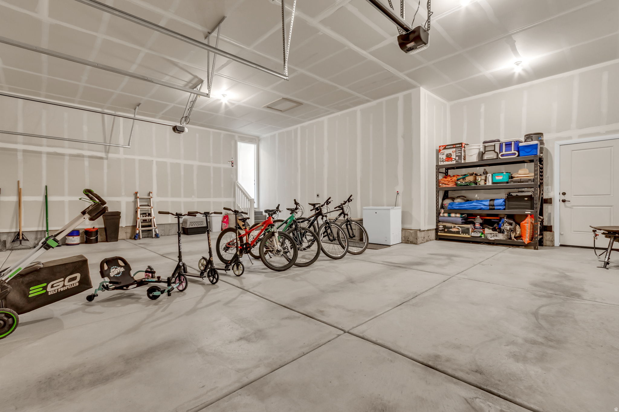 HOLBROOK PLACE ESTATES - Residential