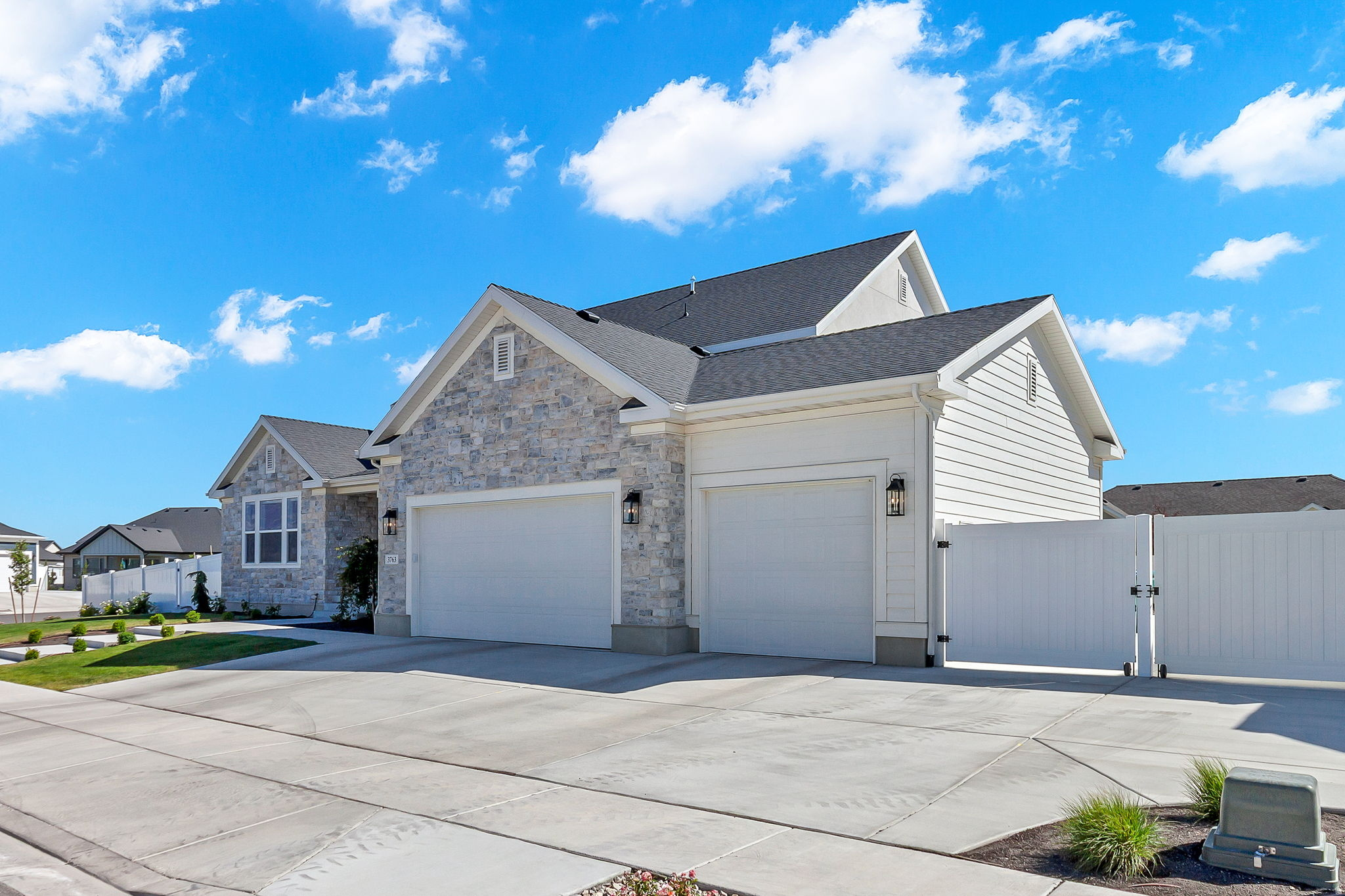 HOLBROOK PLACE ESTATES - Residential