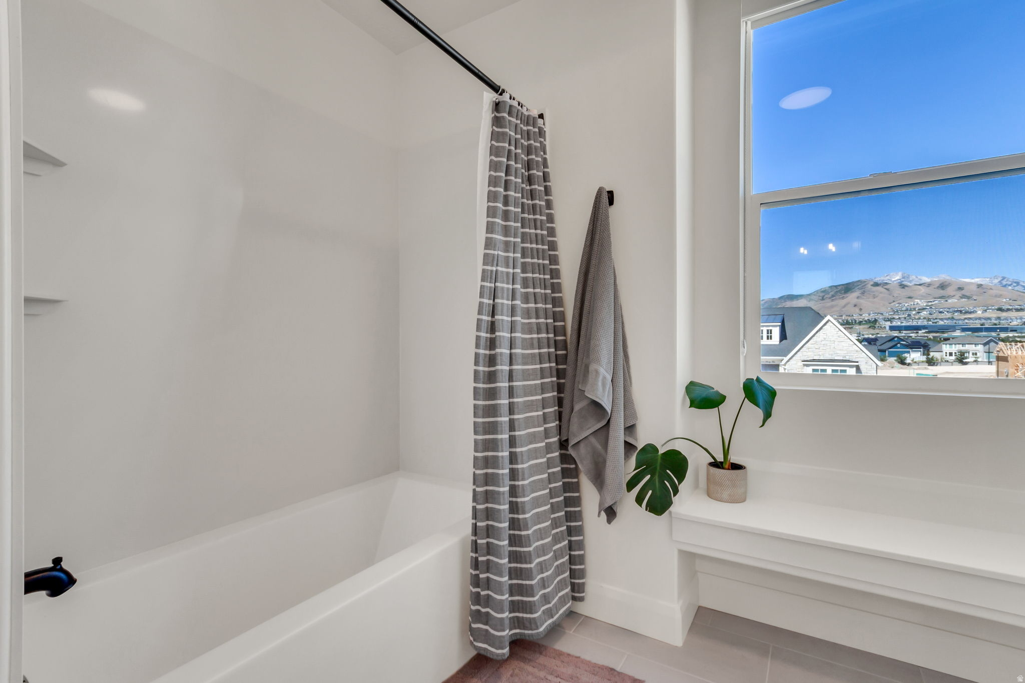HOLBROOK PLACE ESTATES - Residential