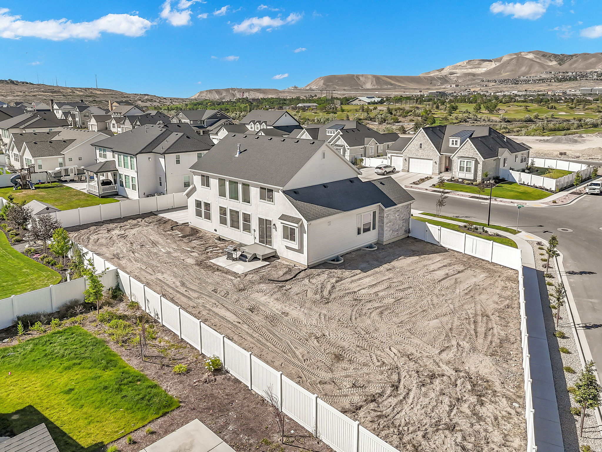 HOLBROOK PLACE ESTATES - Residential