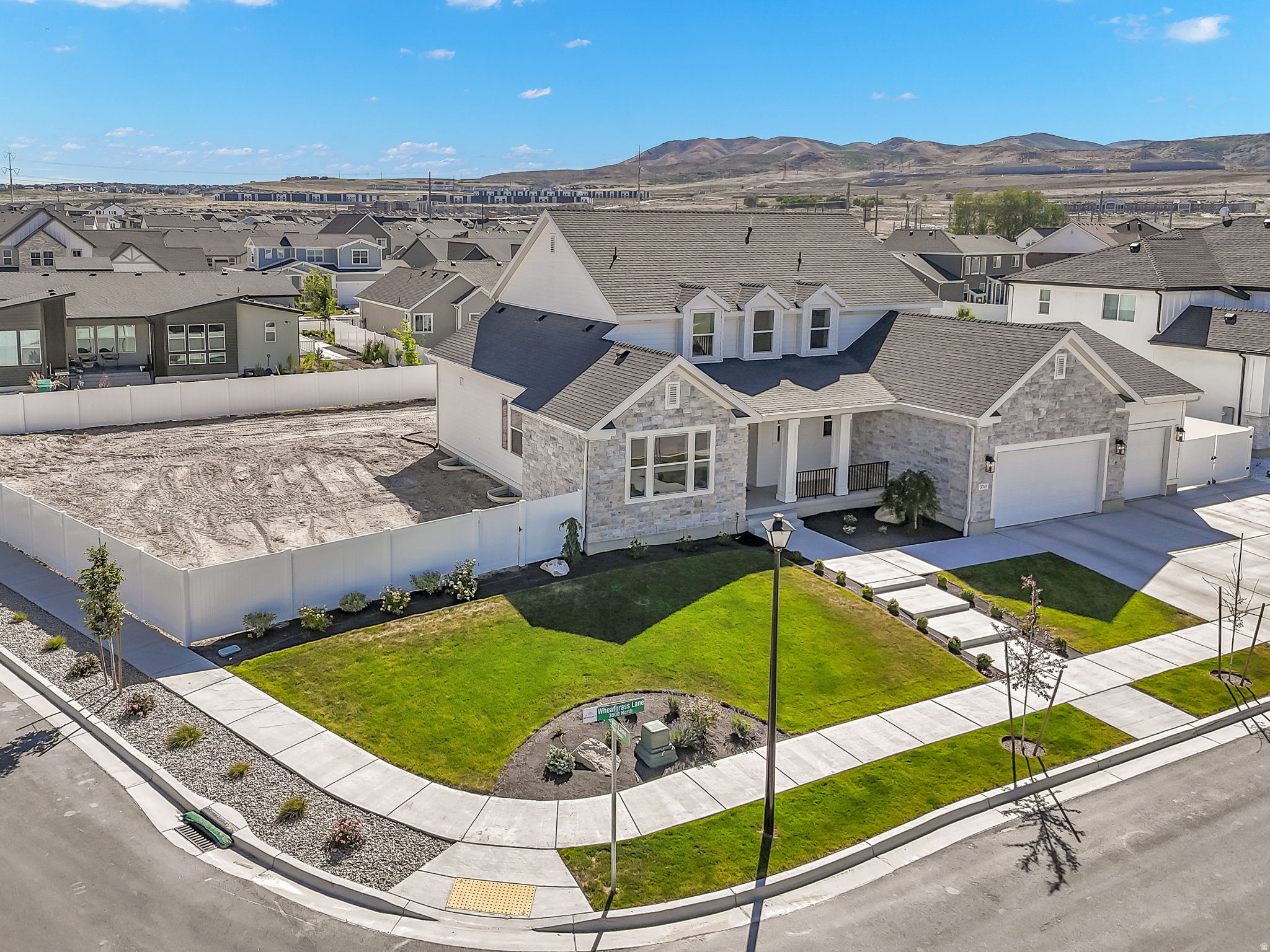 HOLBROOK PLACE ESTATES - Residential