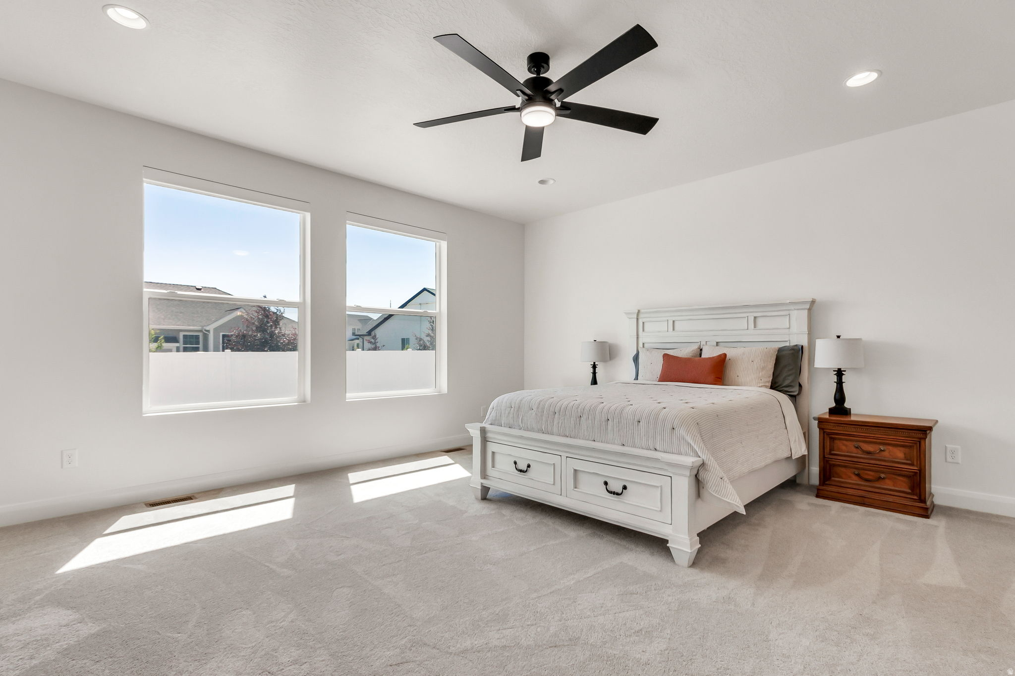 HOLBROOK PLACE ESTATES - Residential