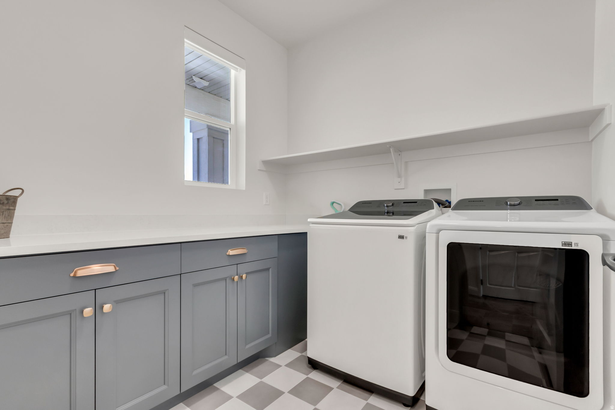 HOLBROOK PLACE ESTATES - Residential