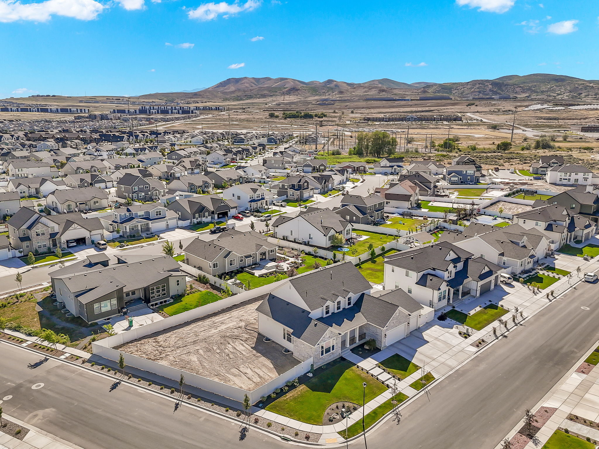 HOLBROOK PLACE ESTATES - Residential