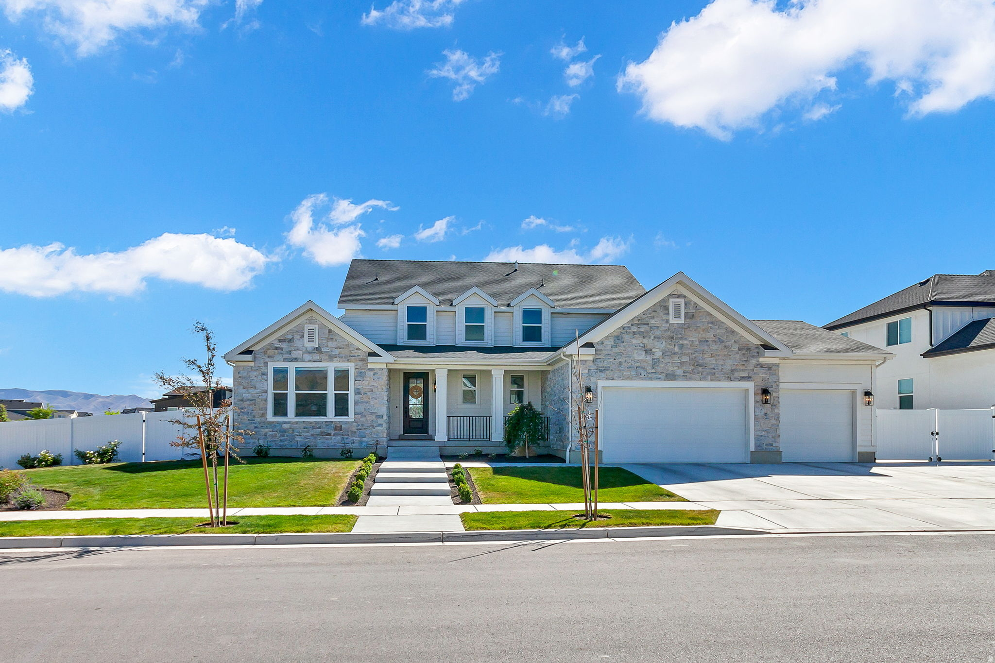 HOLBROOK PLACE ESTATES - Residential