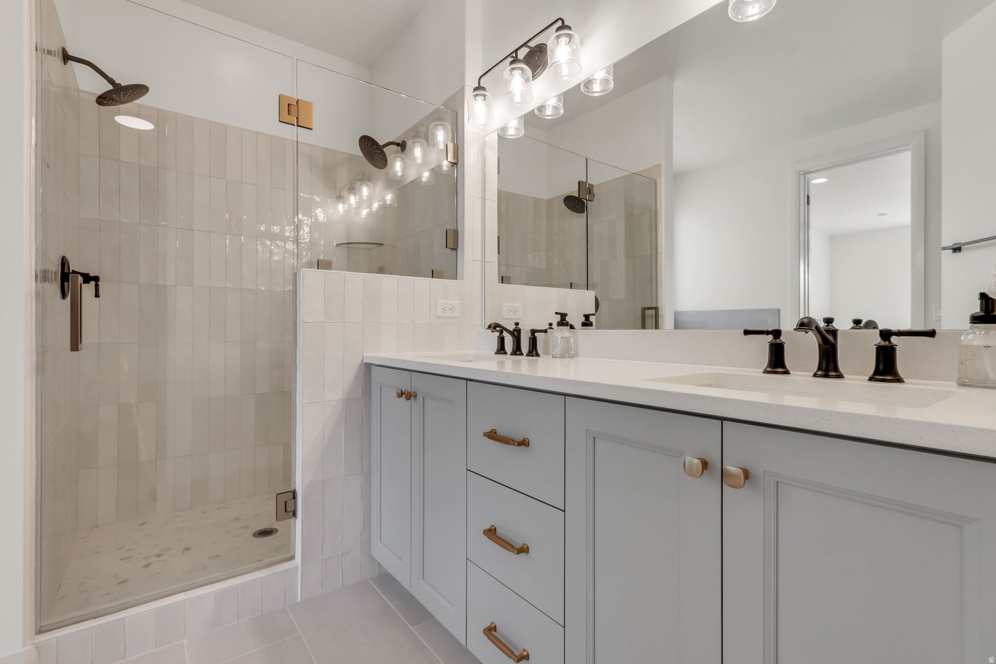 HOLBROOK PLACE ESTATES - Residential