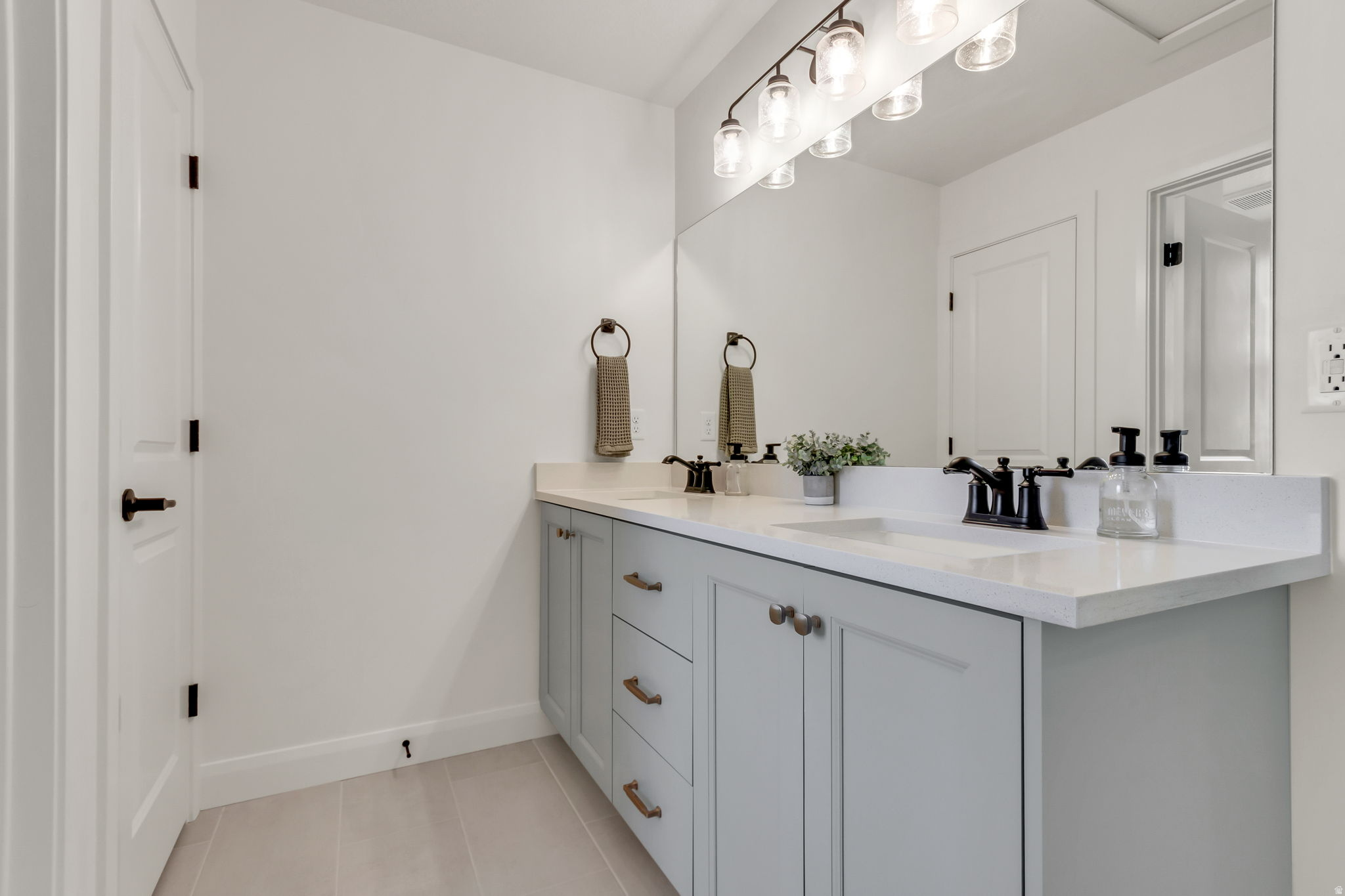 HOLBROOK PLACE ESTATES - Residential