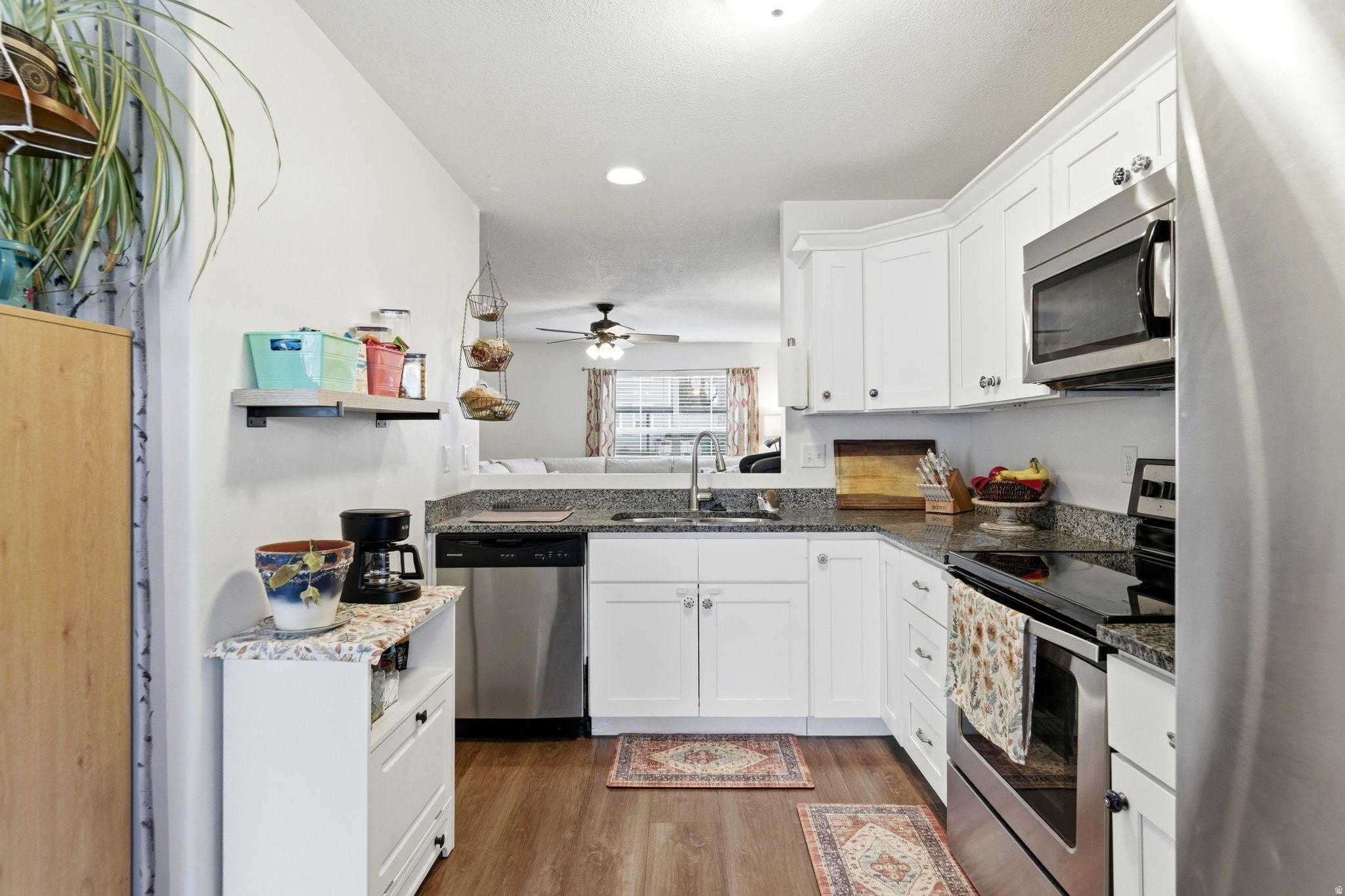 SUNSET PLACE - Residential