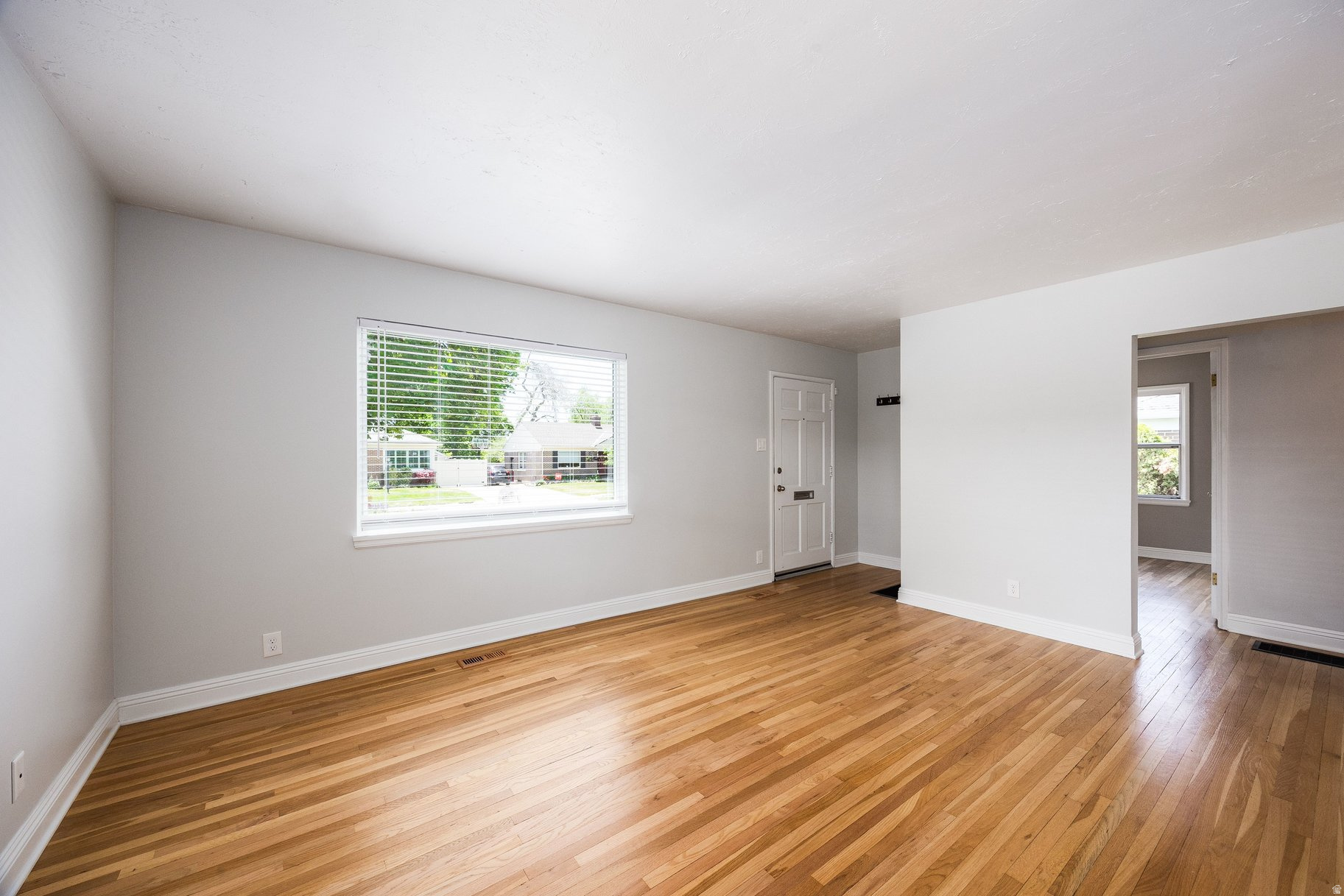 CRYSTAL HEIGHTS - Residential