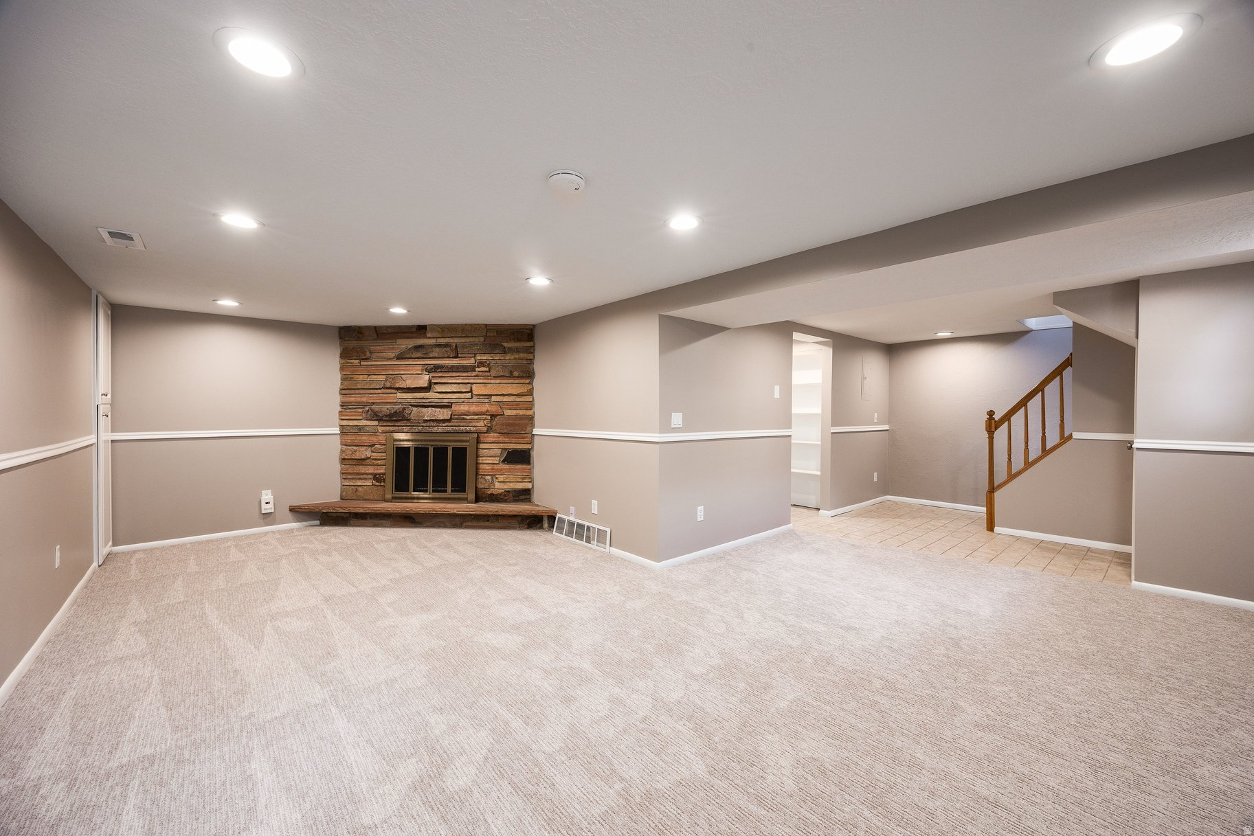 CRYSTAL HEIGHTS - Residential