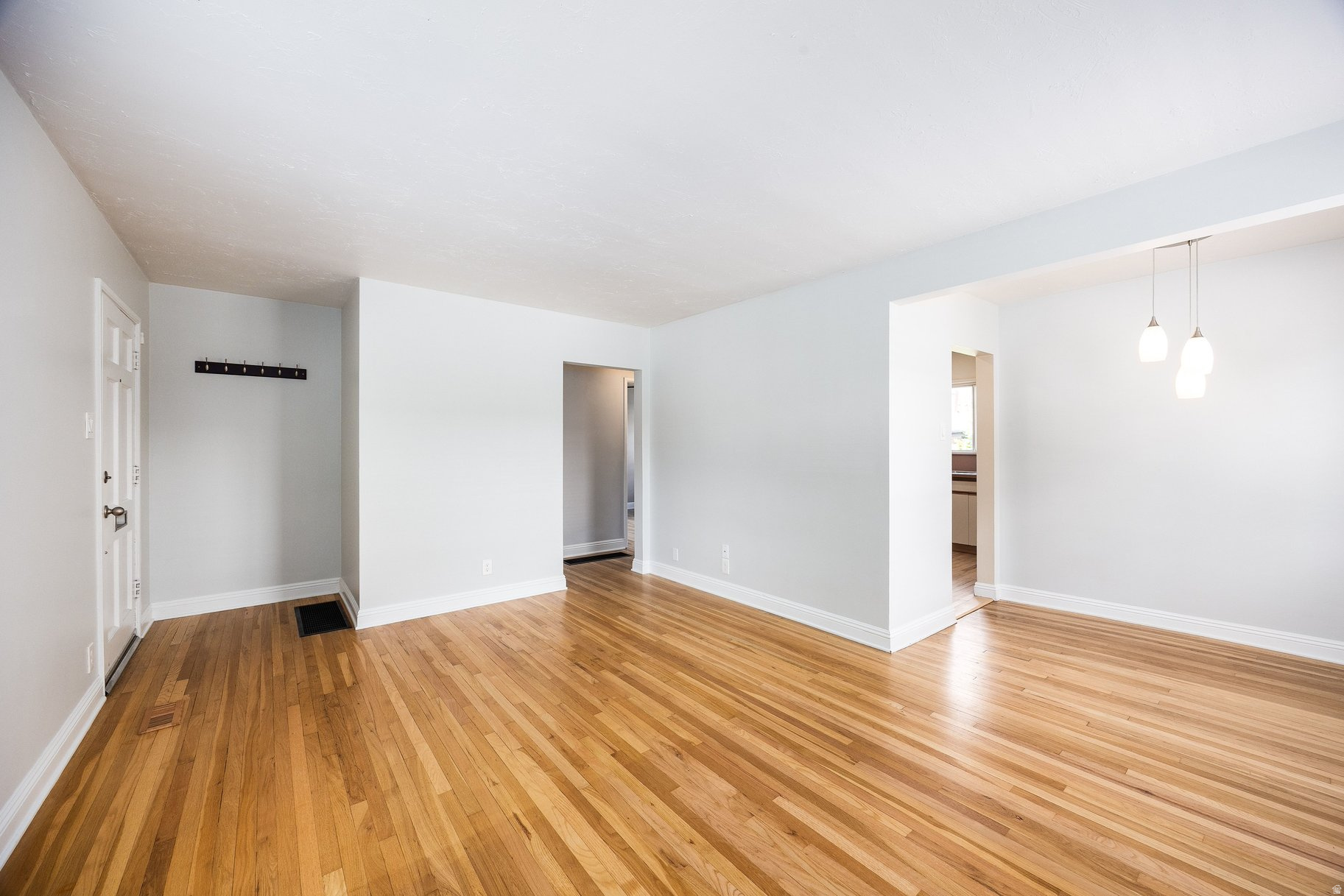 CRYSTAL HEIGHTS - Residential