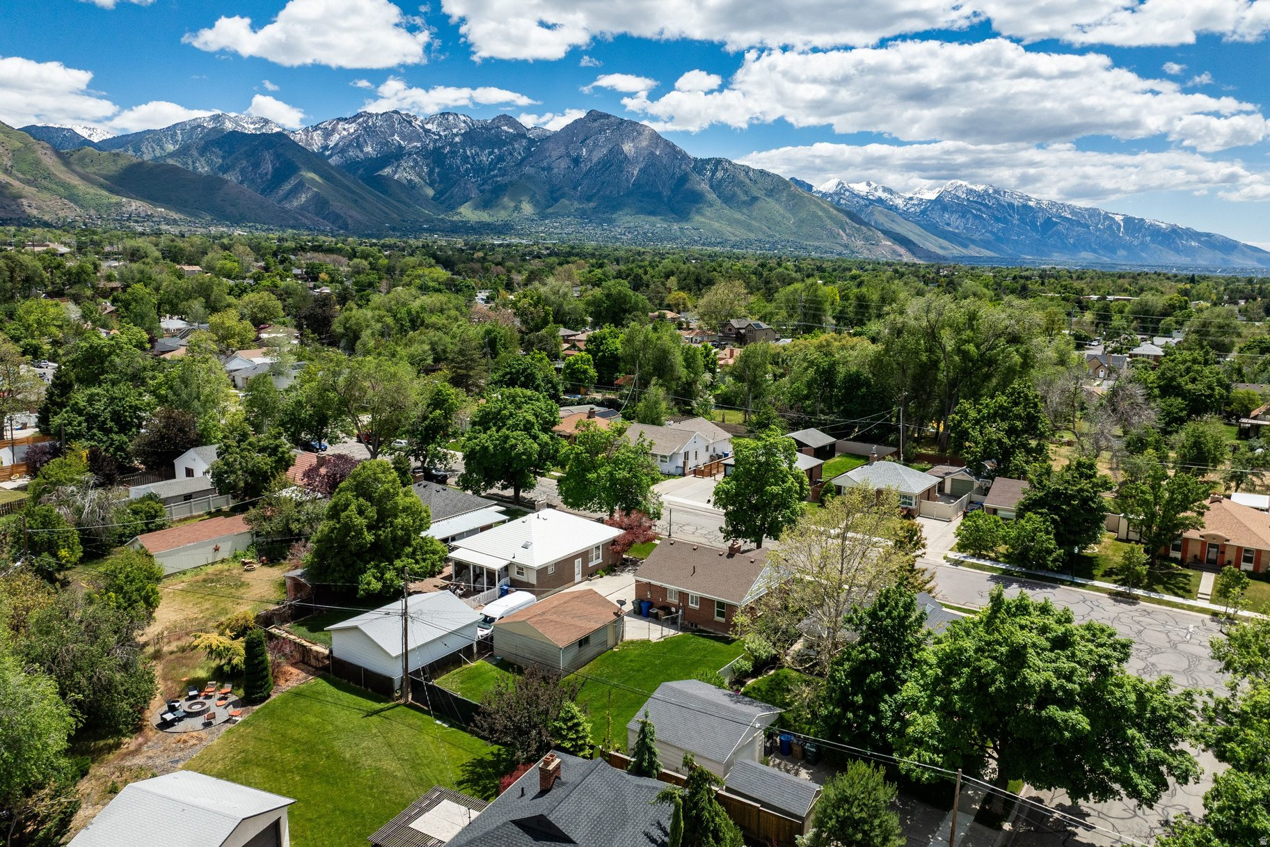 CRYSTAL HEIGHTS - Residential