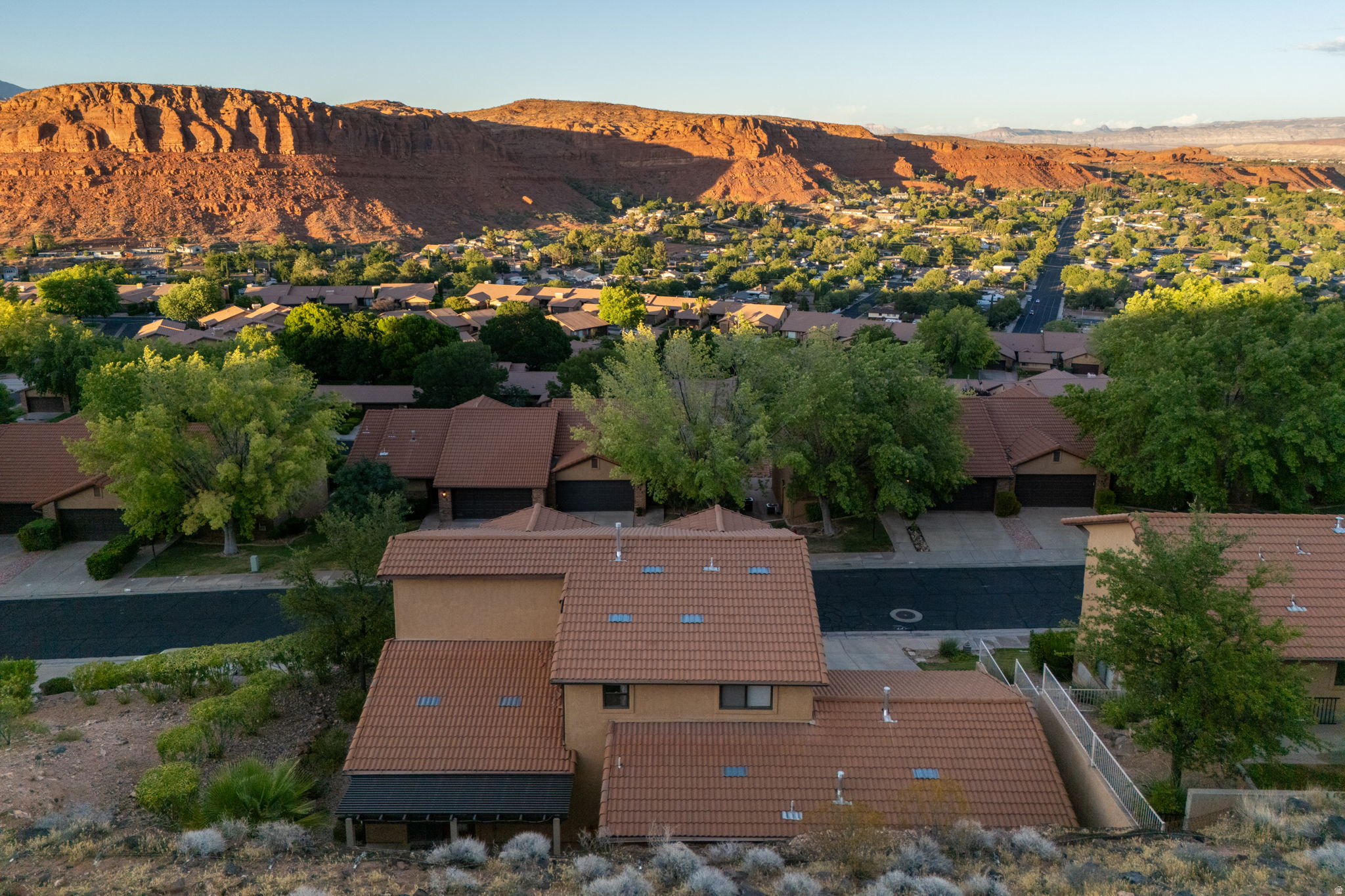 RIDGE TOWNHOMES - Residential