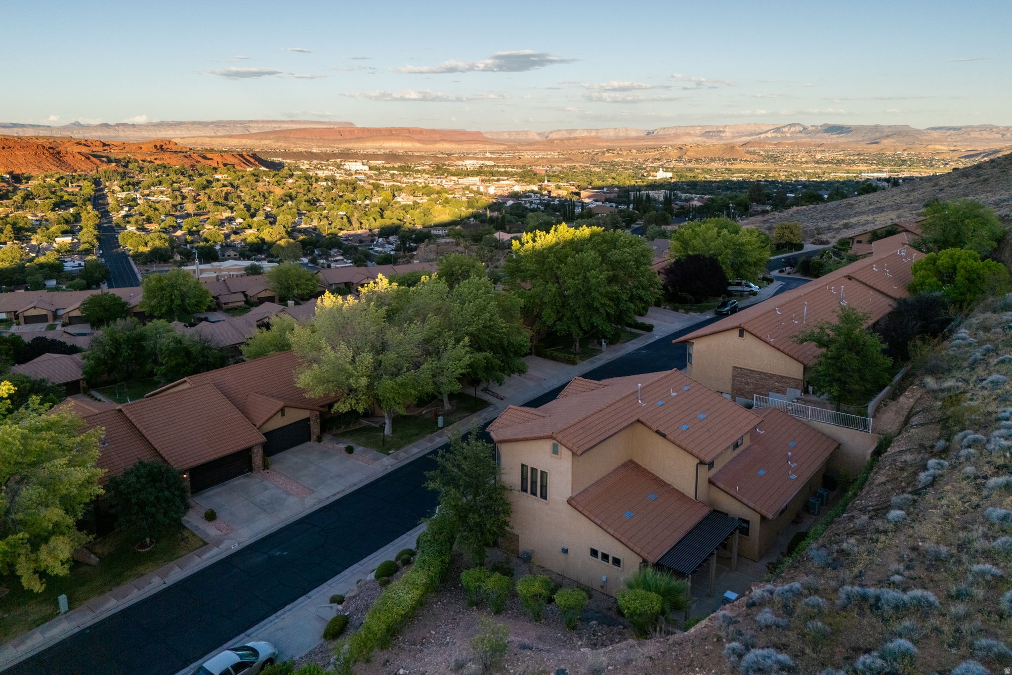 RIDGE TOWNHOMES - Residential