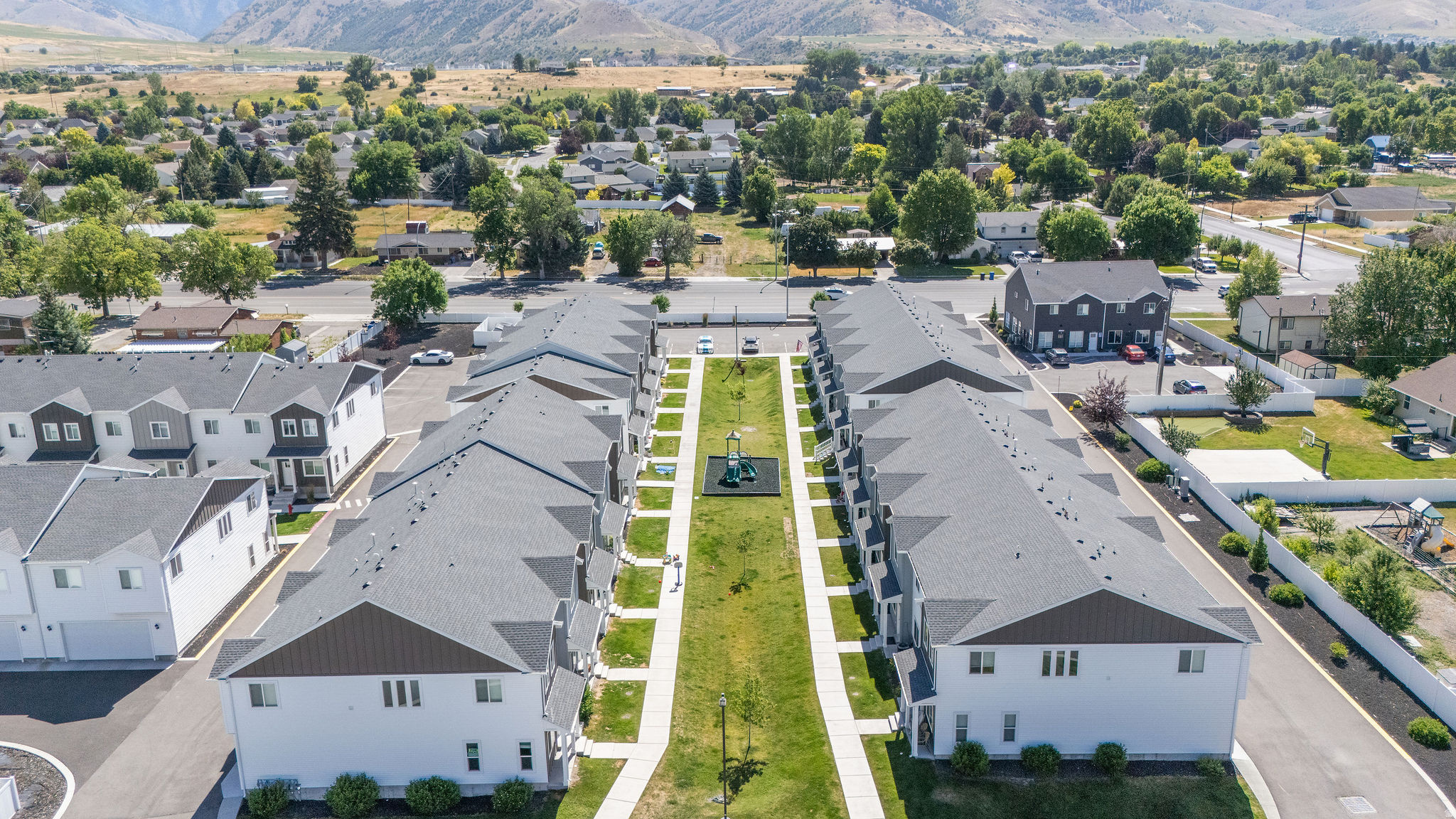 SUMMIT CREEK PLACE - Residential