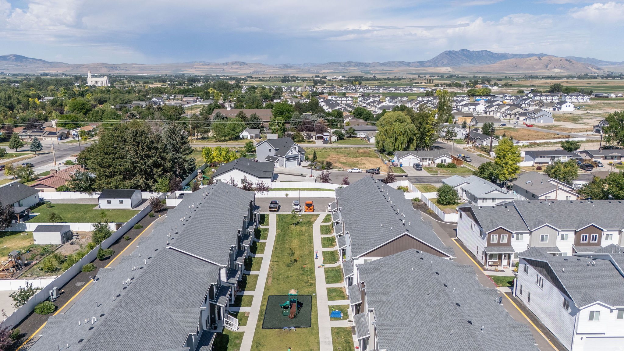 SUMMIT CREEK PLACE - Residential