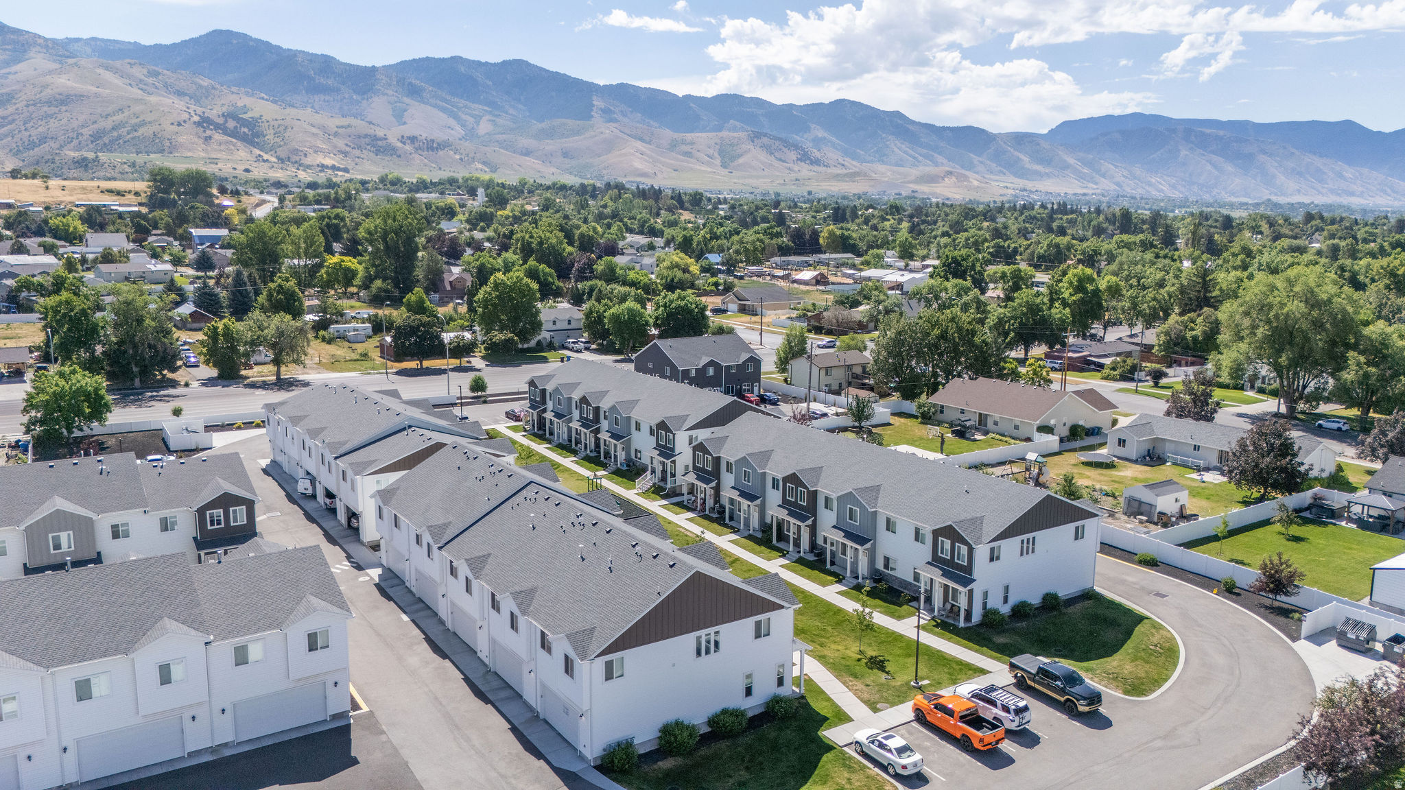 SUMMIT CREEK PLACE - Residential