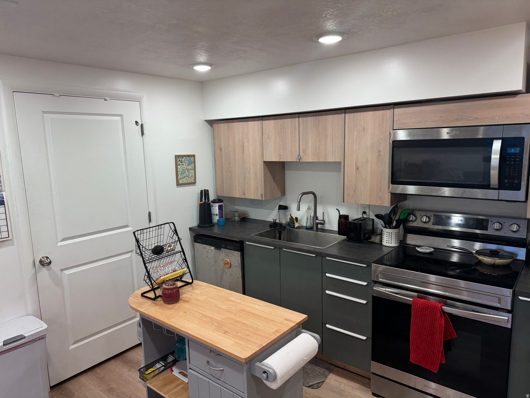 KELLER CIRCLE - Residential