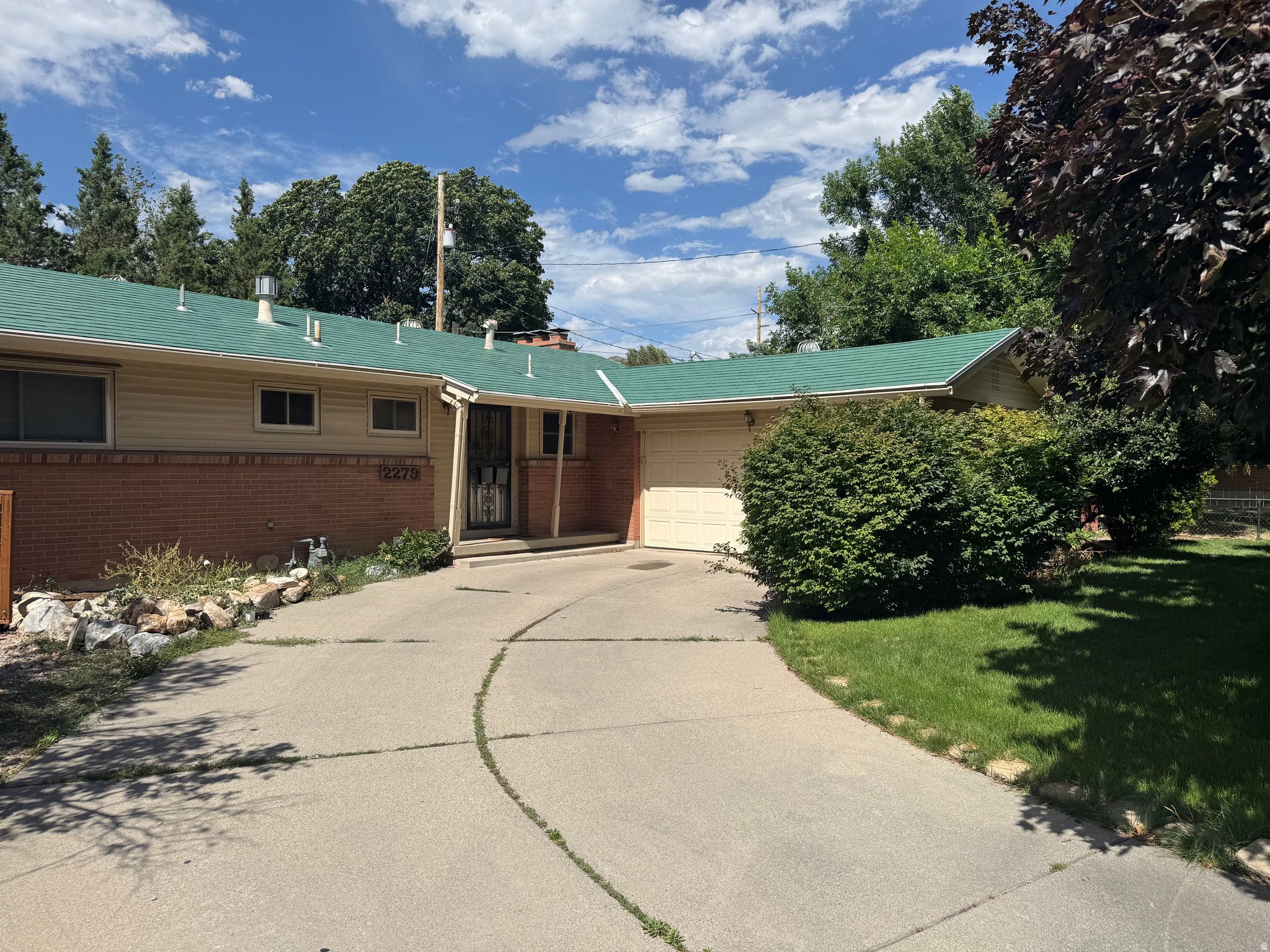 KELLER CIRCLE - Residential