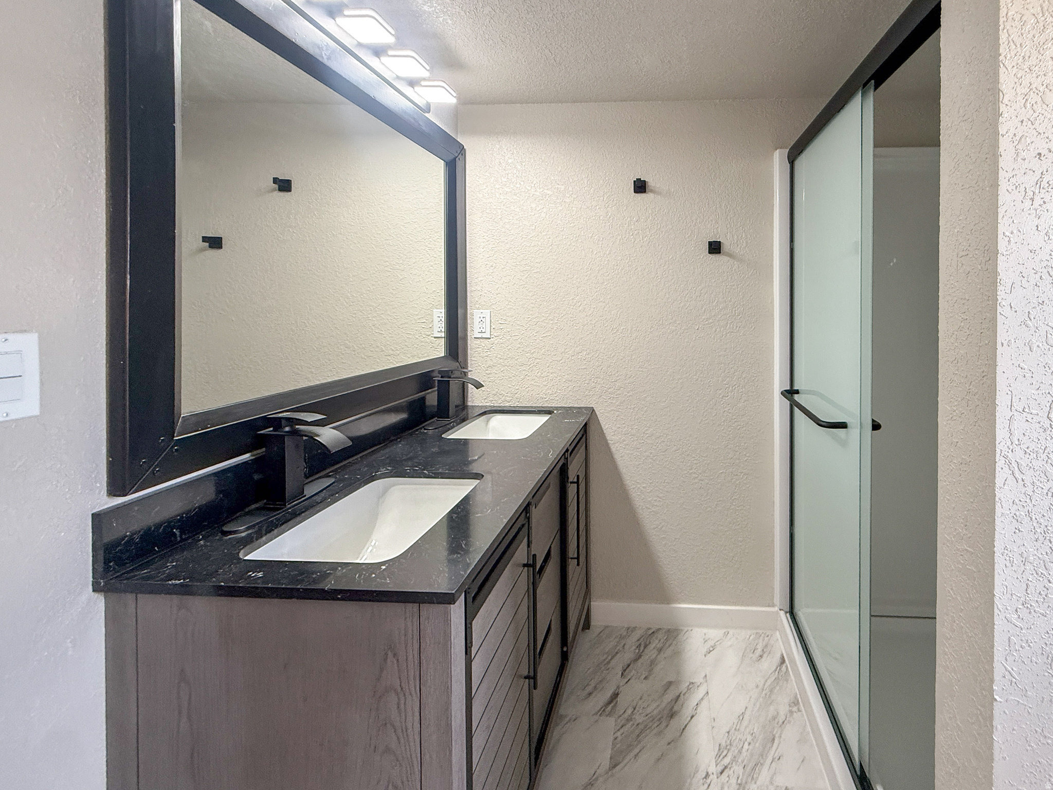 EASTRIDGE MOBILE HOME & RV COMMUNITY - Residential