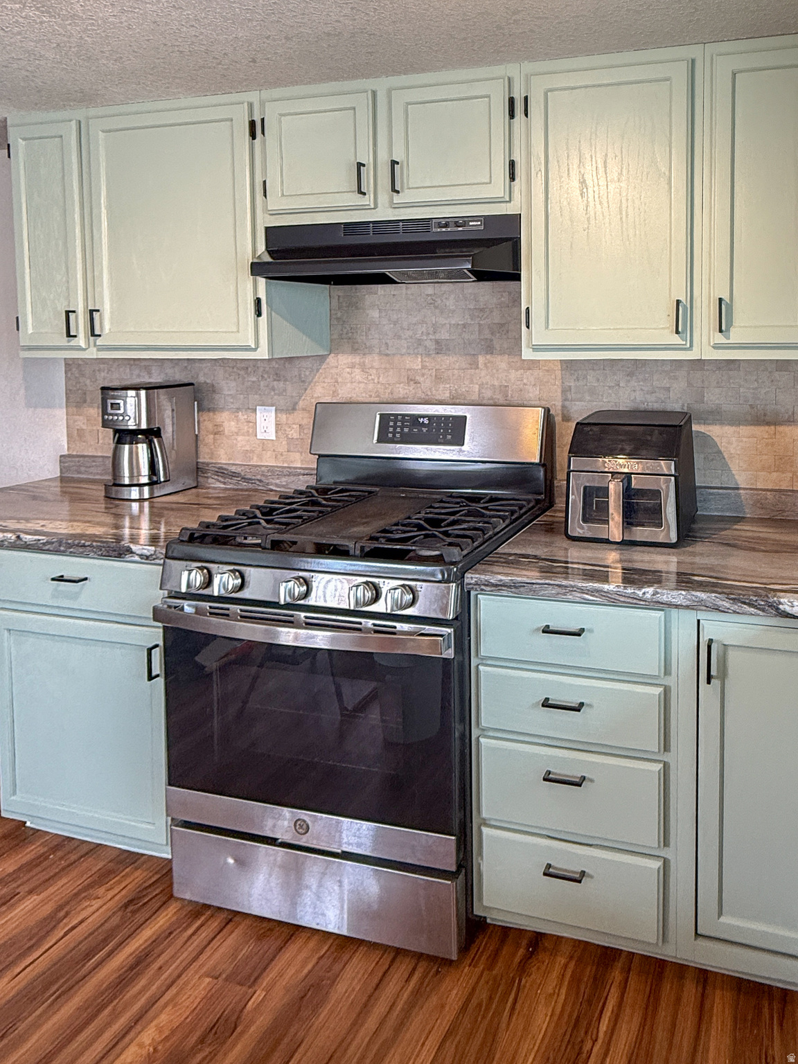 EASTRIDGE MOBILE HOME & RV COMMUNITY - Residential