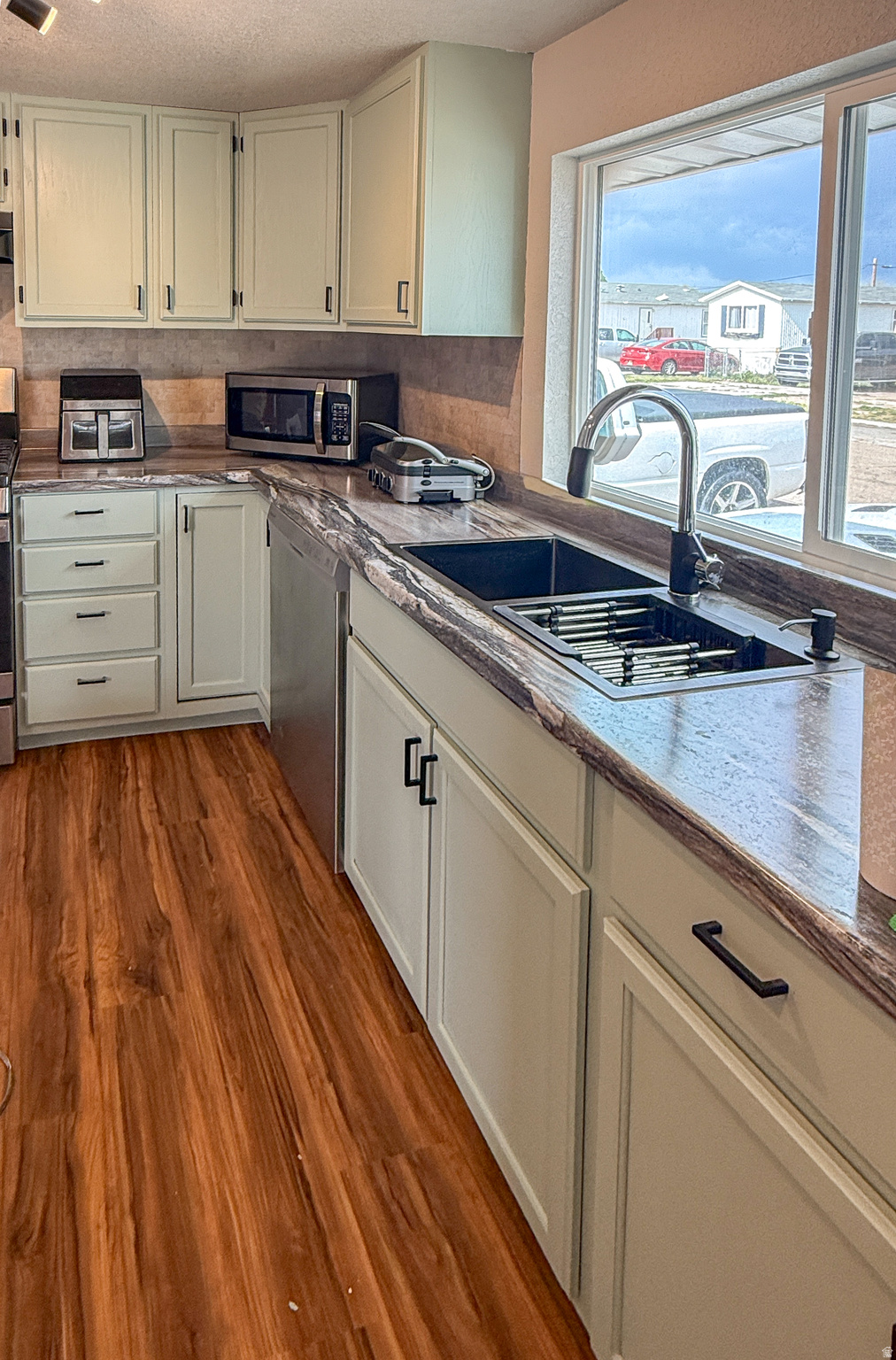 EASTRIDGE MOBILE HOME & RV COMMUNITY - Residential