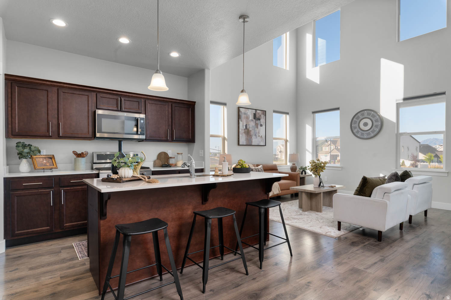 MOUNTAIN RIDGE - Residential