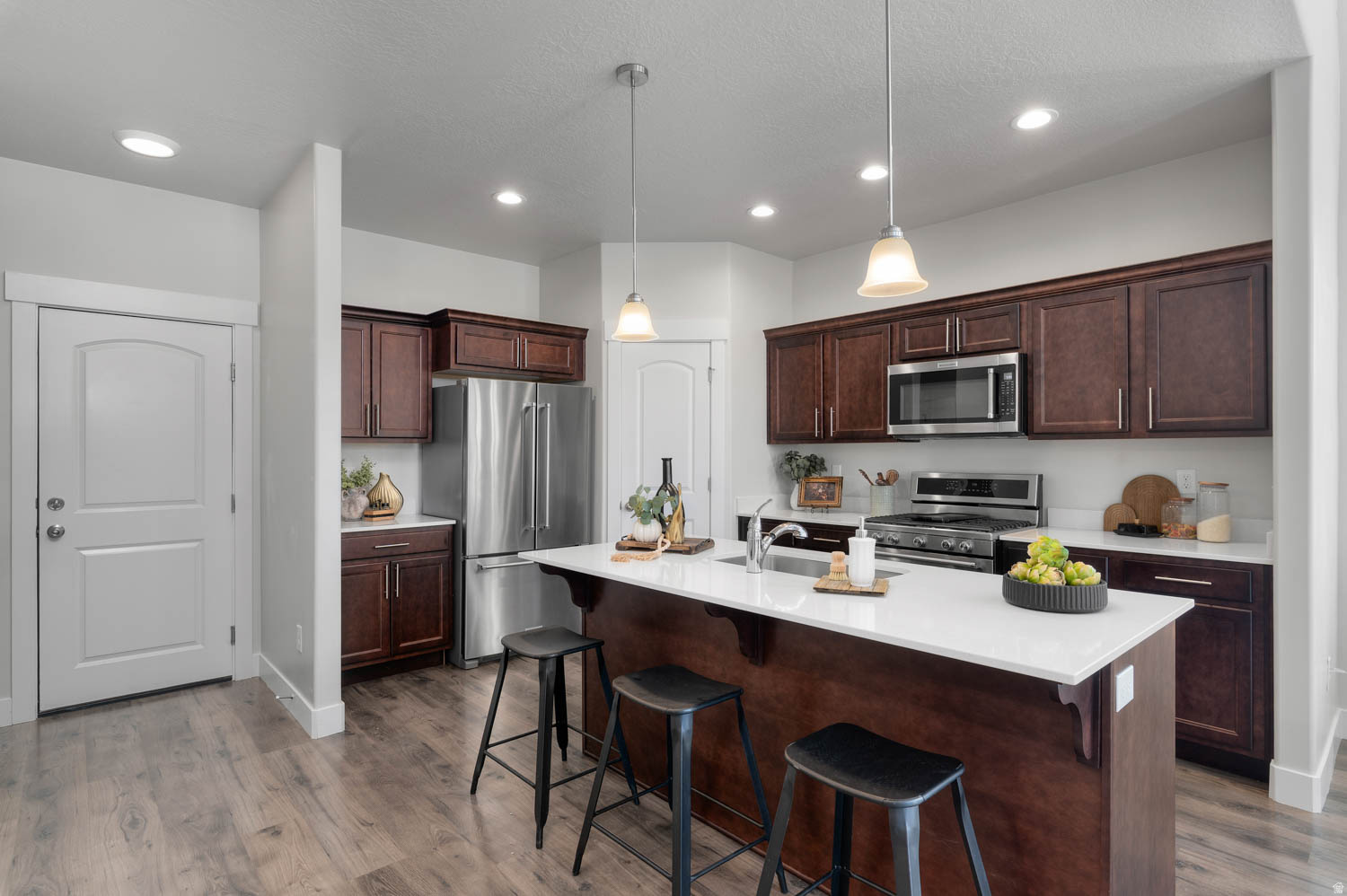 MOUNTAIN RIDGE - Residential