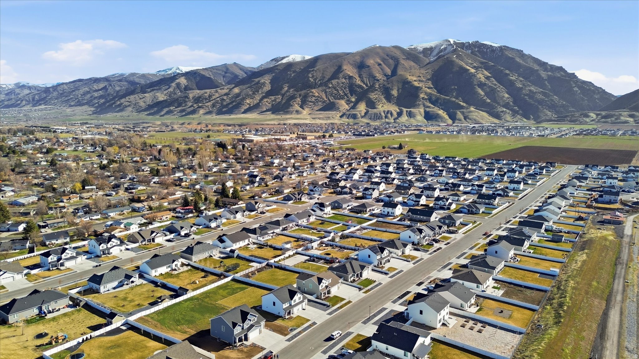 ROLLING HILLS - Residential