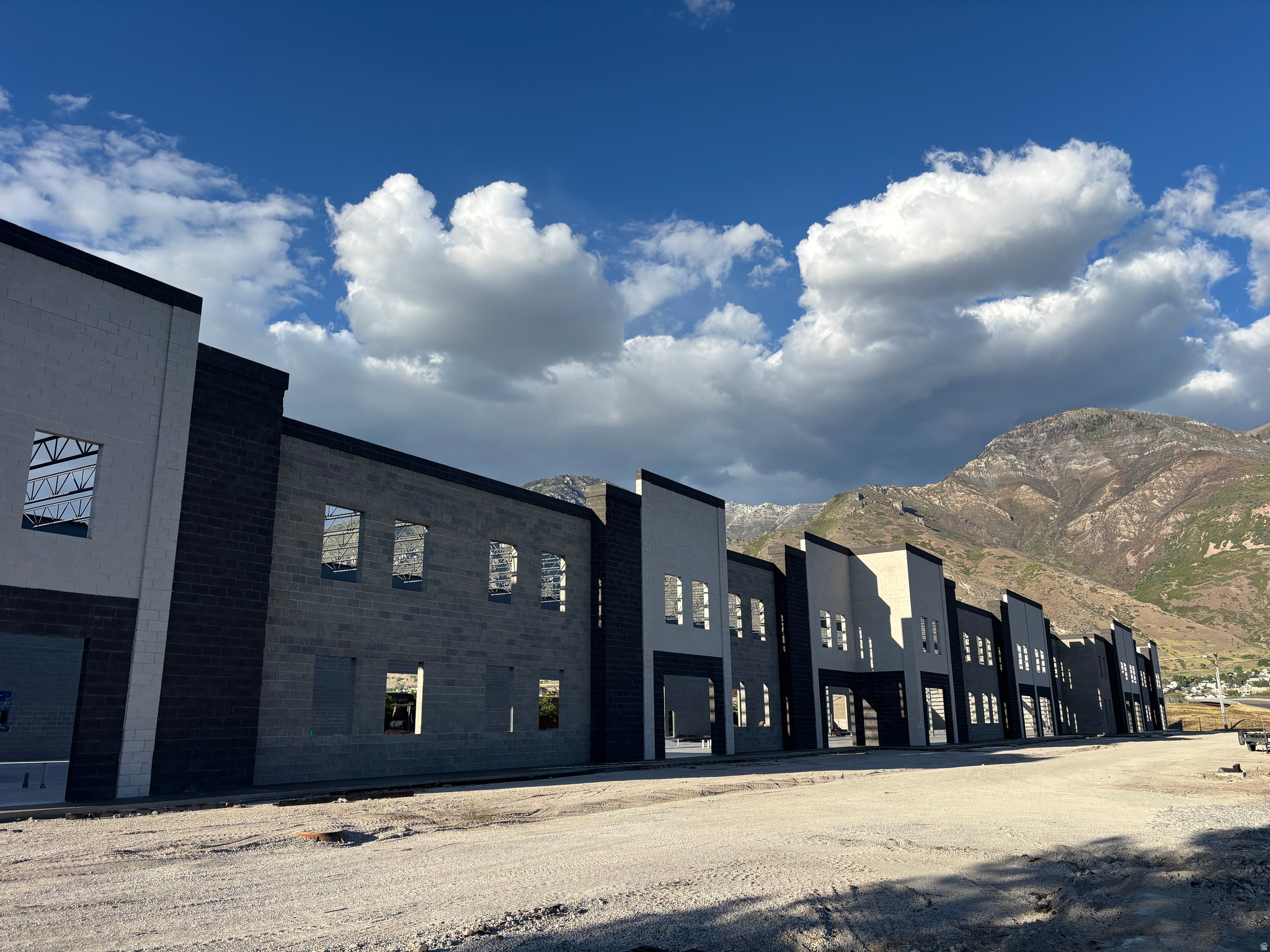 EAST BAY - Commercial Lease