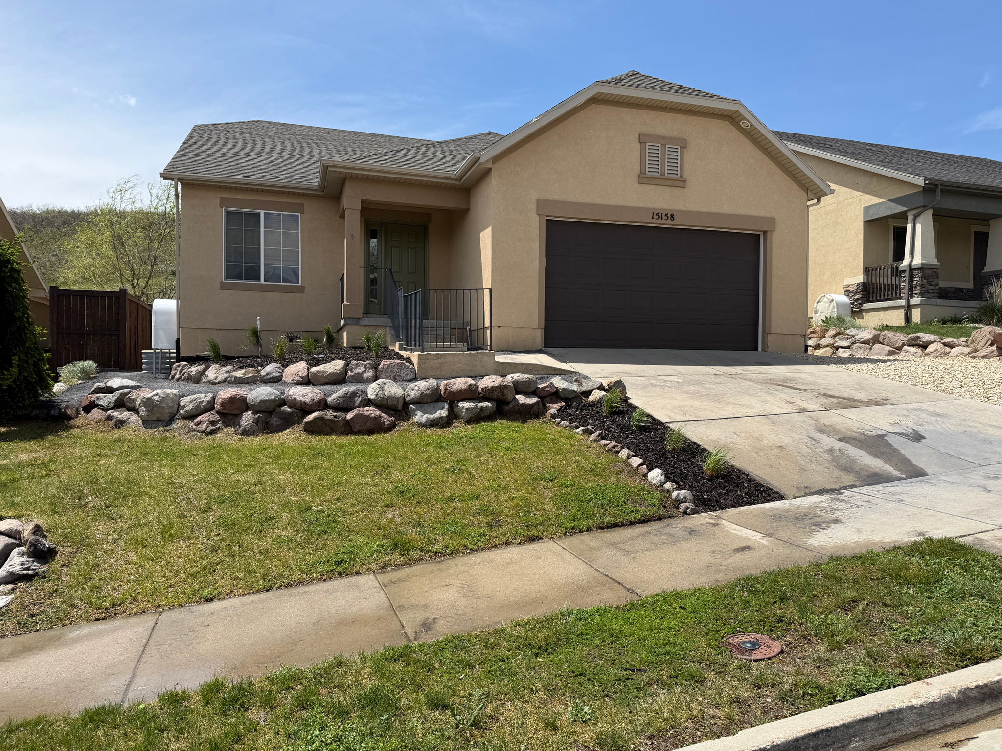 Great move-in ready home in the Suncrest area, new counter tops, new appliances, and freshly installed back yard. Owner/Broker - SEE PRIVATE LISTING AGENT REMARKS - THANKS