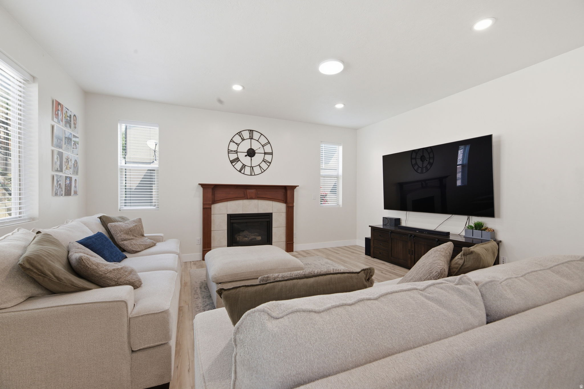 SILVER LAKE - Residential