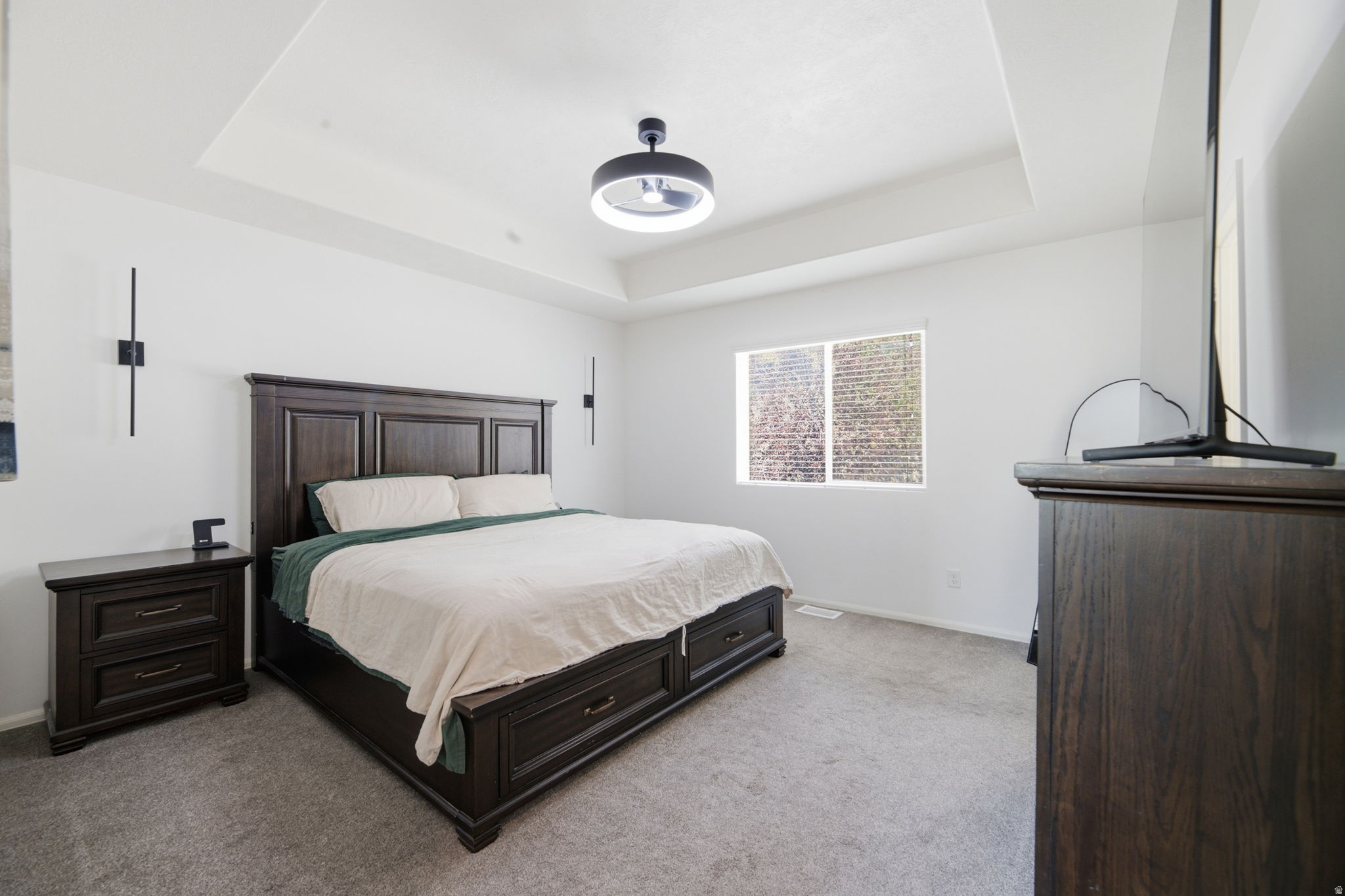 SILVER LAKE - Residential