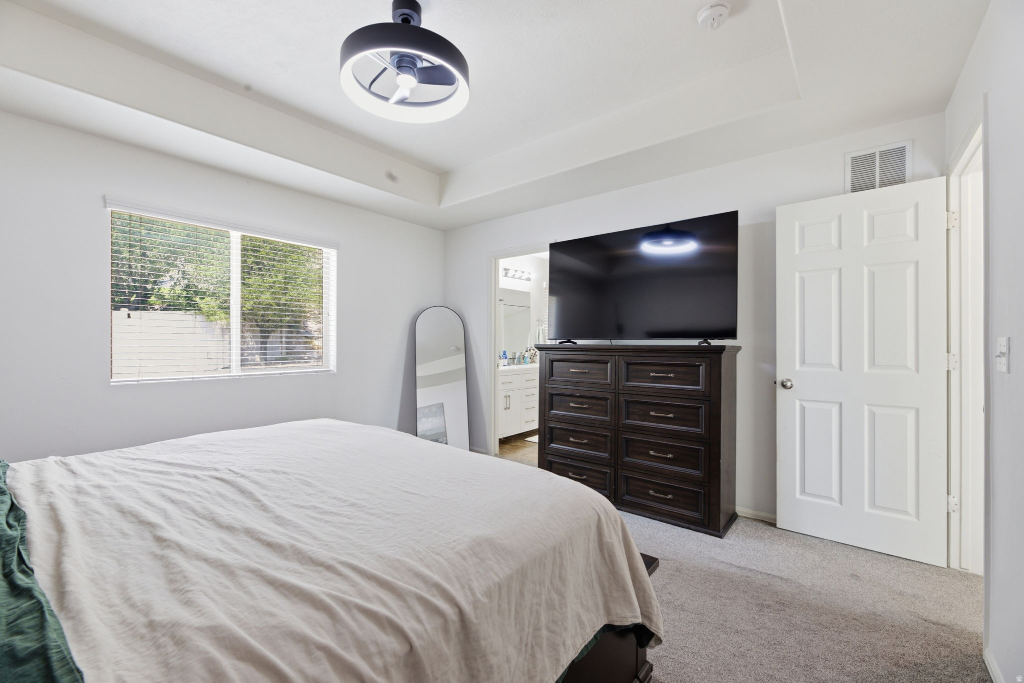 SILVER LAKE - Residential